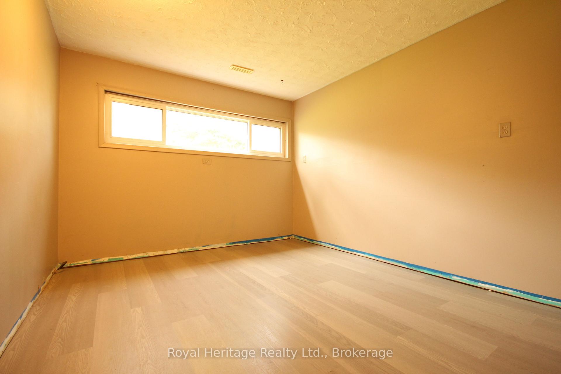 Photo 12 of 135 Silas Boulevard, Georgina, Keswick North — HOMEH