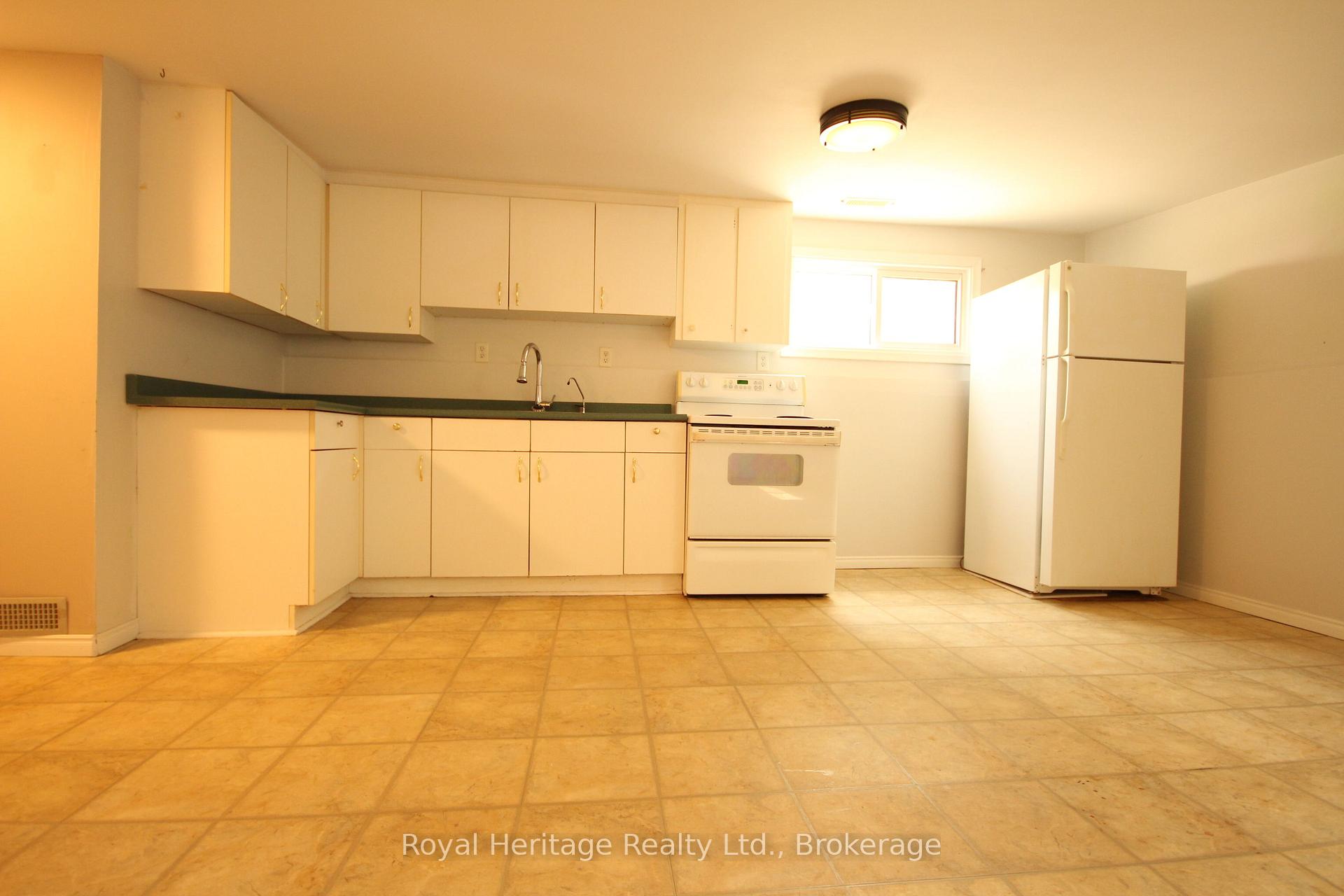 Photo 14 of 135 Silas Boulevard, Georgina, Keswick North — HOMEH