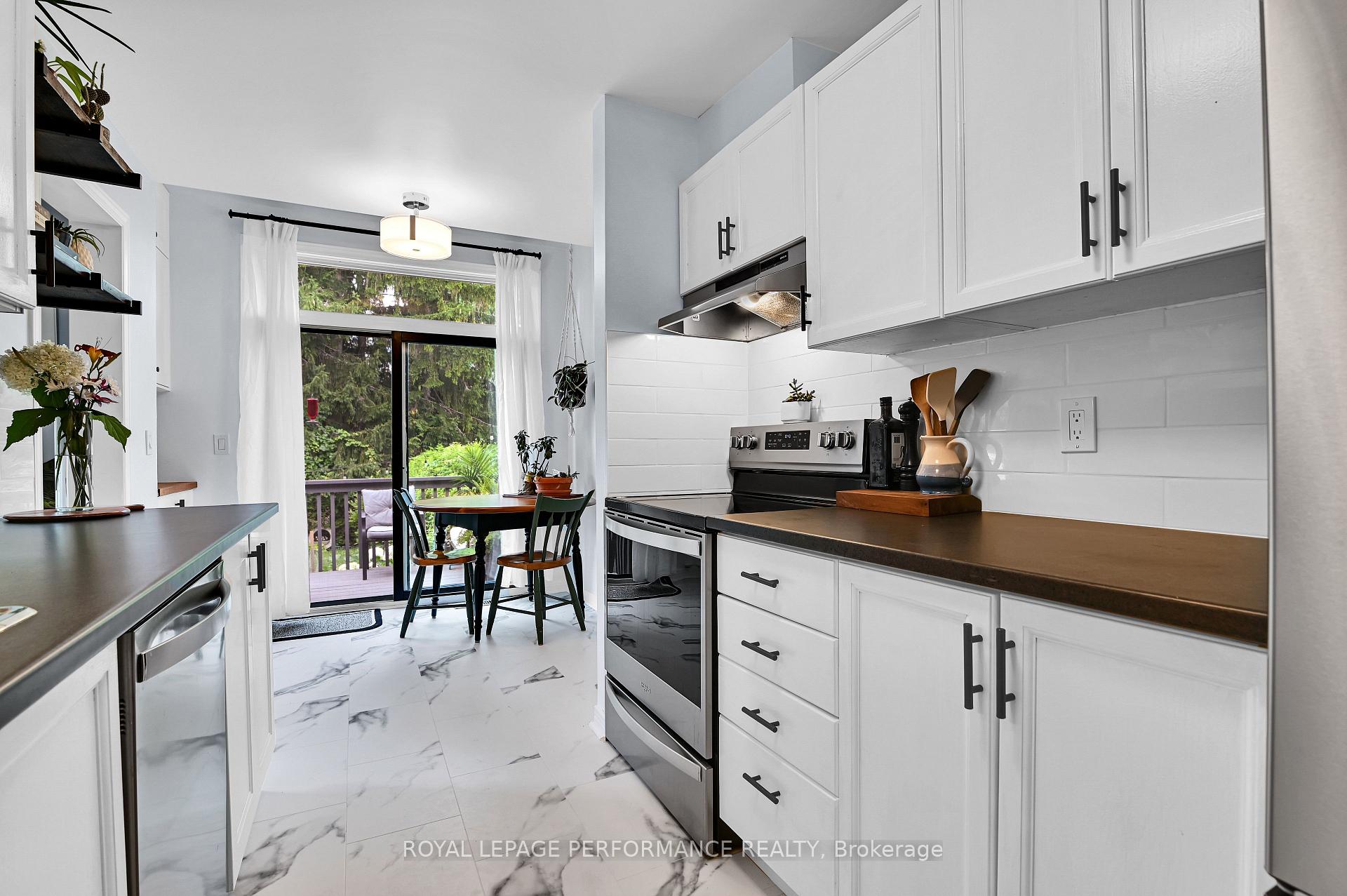 Photo 3 of 10 Rhapsody Lane, Ottawa, Hunt Club Woods — HOMEH