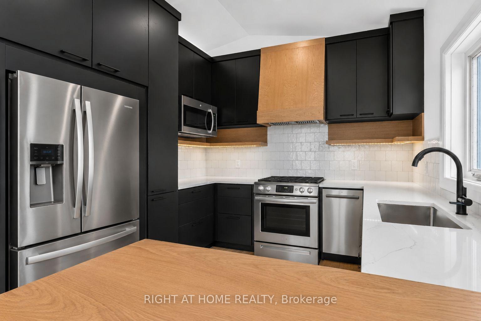 Photo 5 of 173 Renaissance Drive, St. Thomas — HOMEH