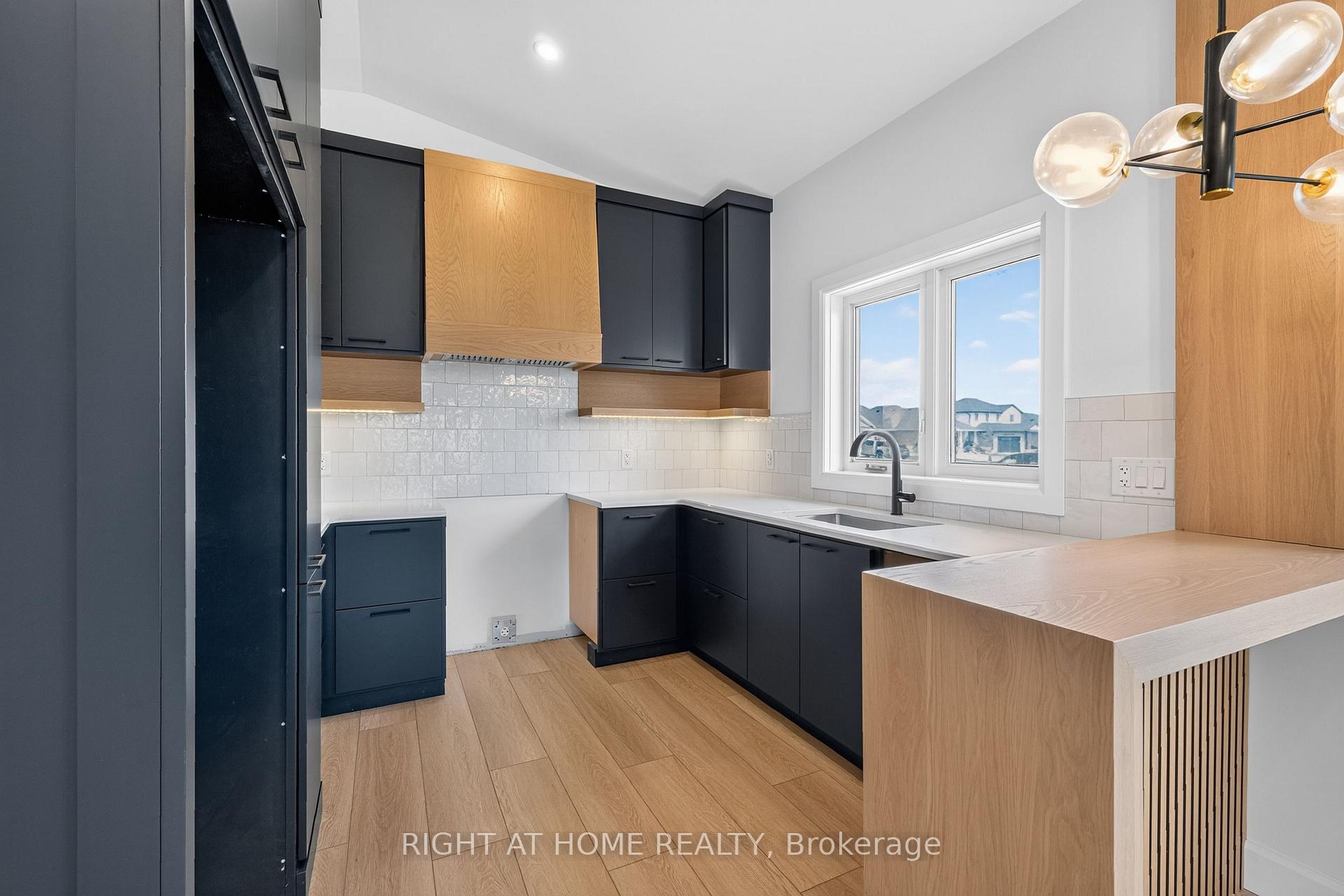 Photo 12 of 173 Renaissance Drive, St. Thomas — HOMEH