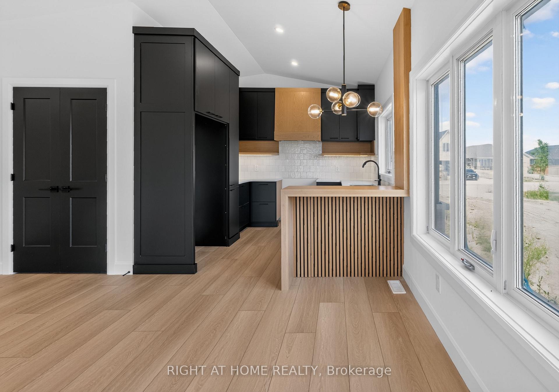Photo 13 of 173 Renaissance Drive, St. Thomas — HOMEH