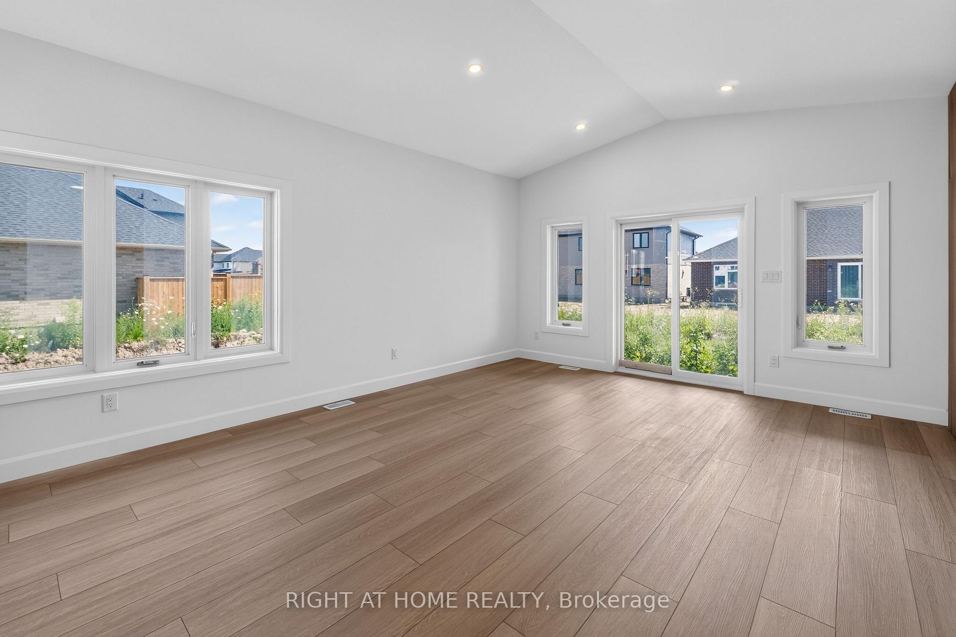 Photo 17 of 173 Renaissance Drive, St. Thomas — HOMEH