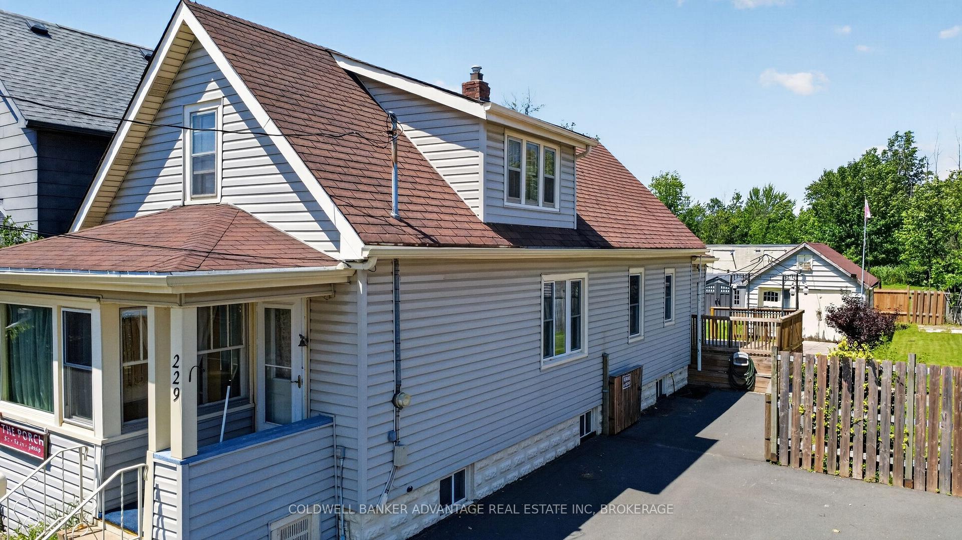 Photo of 229 Broadway Avenue