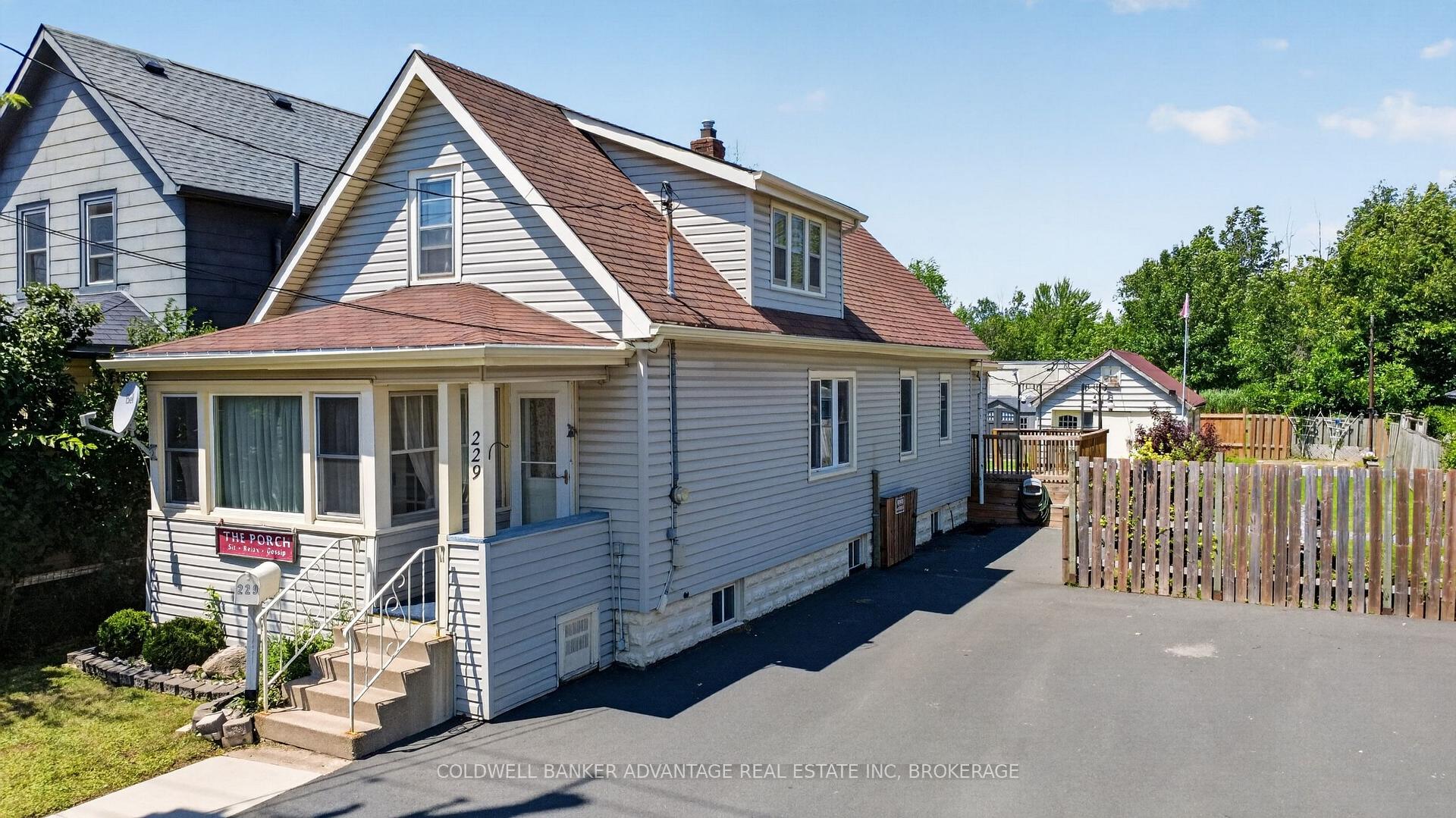 Photo 2 of 229 Broadway Avenue, Welland, Broadway — HOMEH