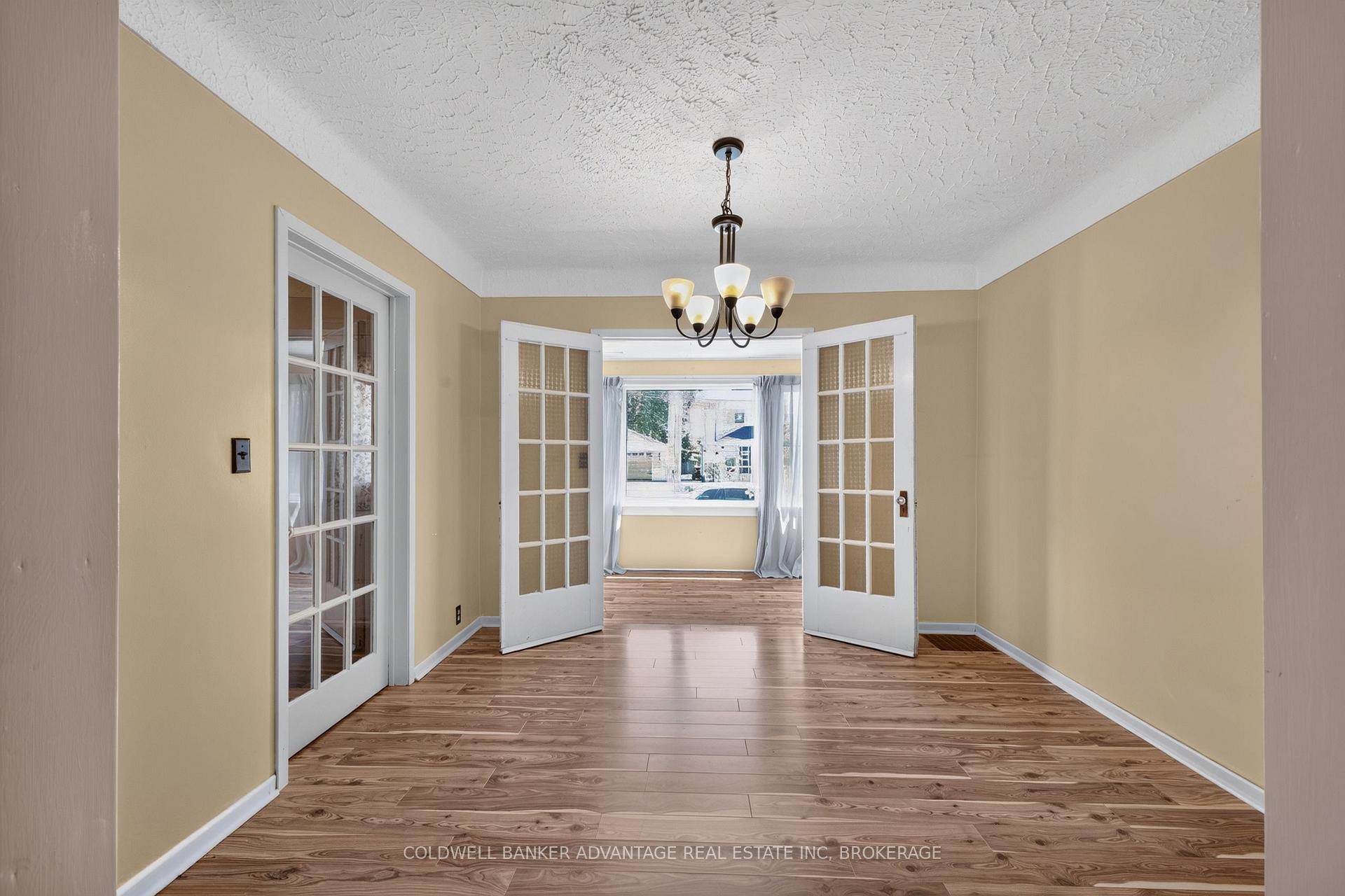 Photo 7 of 229 Broadway Avenue, Welland, Broadway — HOMEH