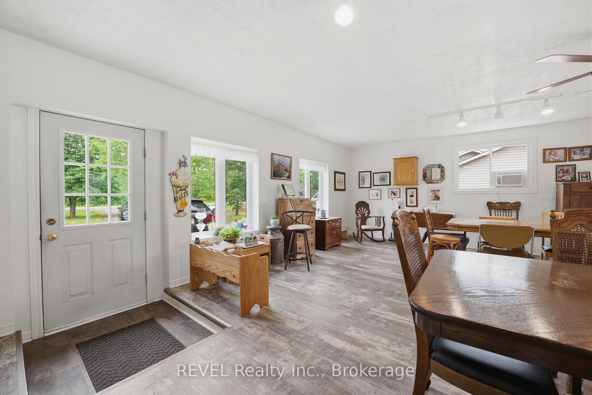 Photo 6 of 4325 White Road, Port Colborne, Bethel — HOMEH