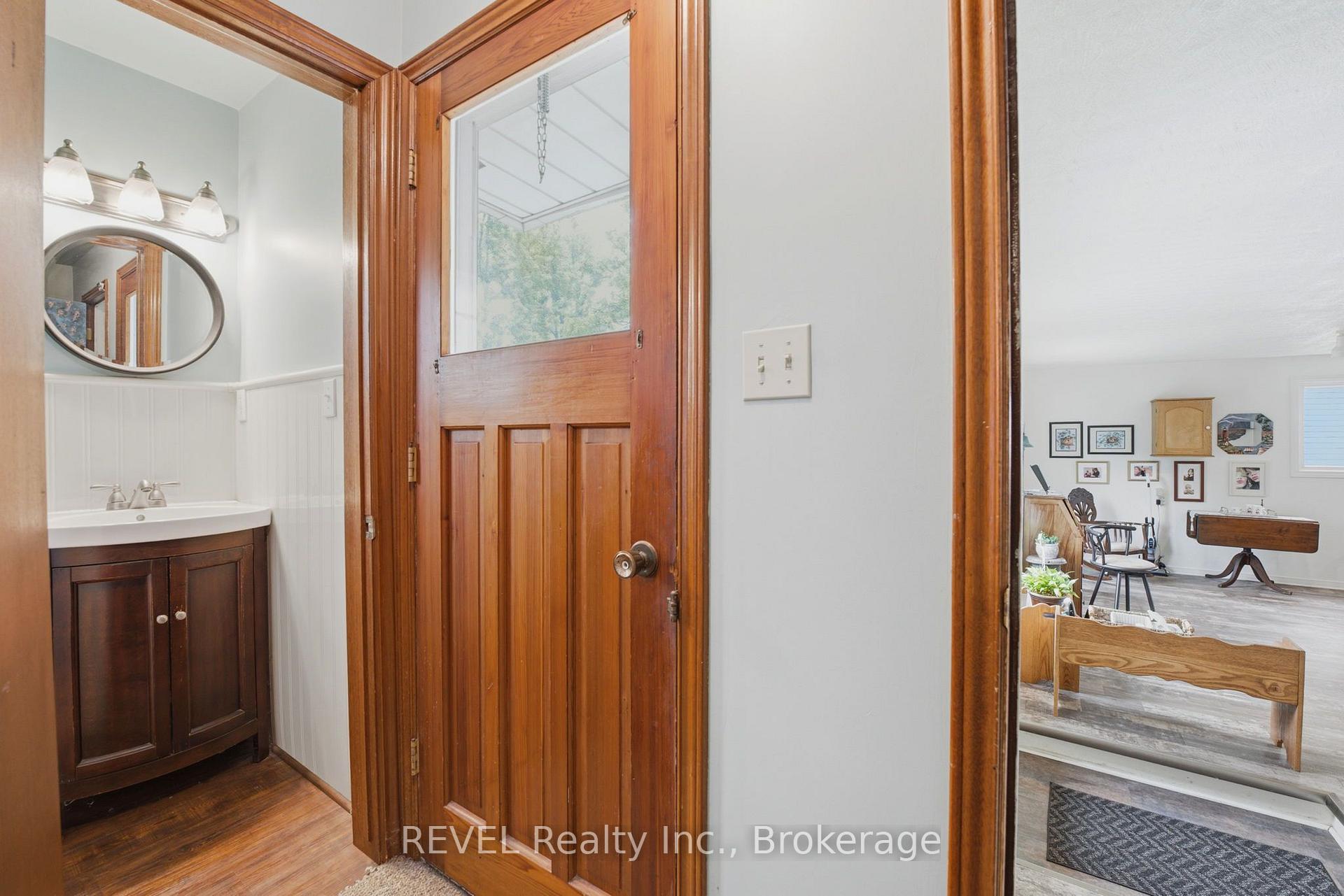 Photo 8 of 4325 White Road, Port Colborne, Bethel — HOMEH