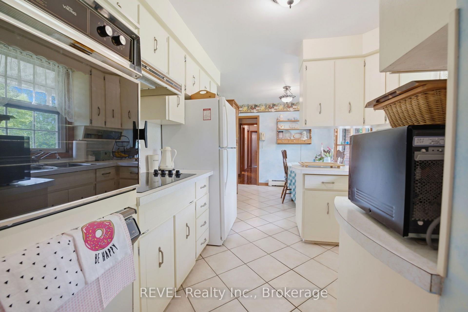Photo 10 of 4325 White Road, Port Colborne, Bethel — HOMEH