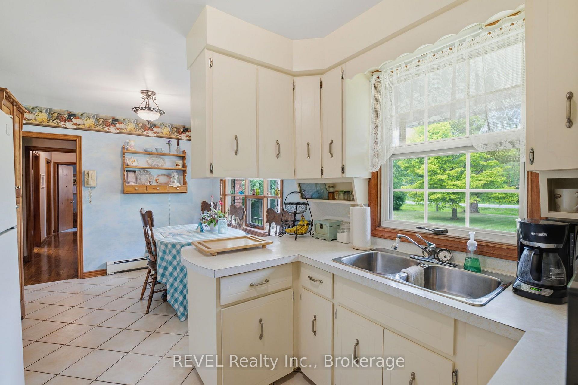Photo 12 of 4325 White Road, Port Colborne, Bethel — HOMEH