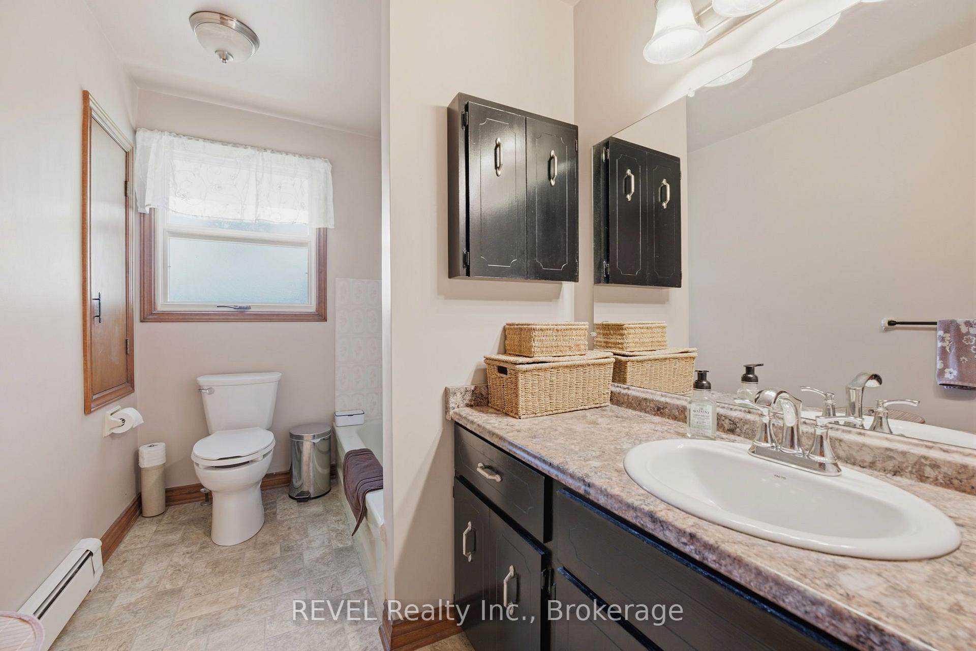 Photo 21 of 4325 White Road, Port Colborne, Bethel — HOMEH