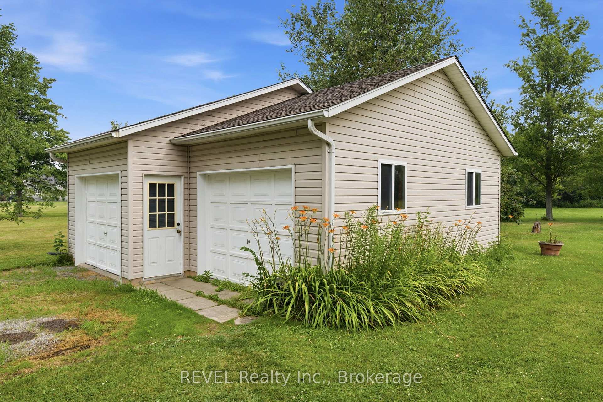 Photo 37 of 4325 White Road, Port Colborne, Bethel — HOMEH