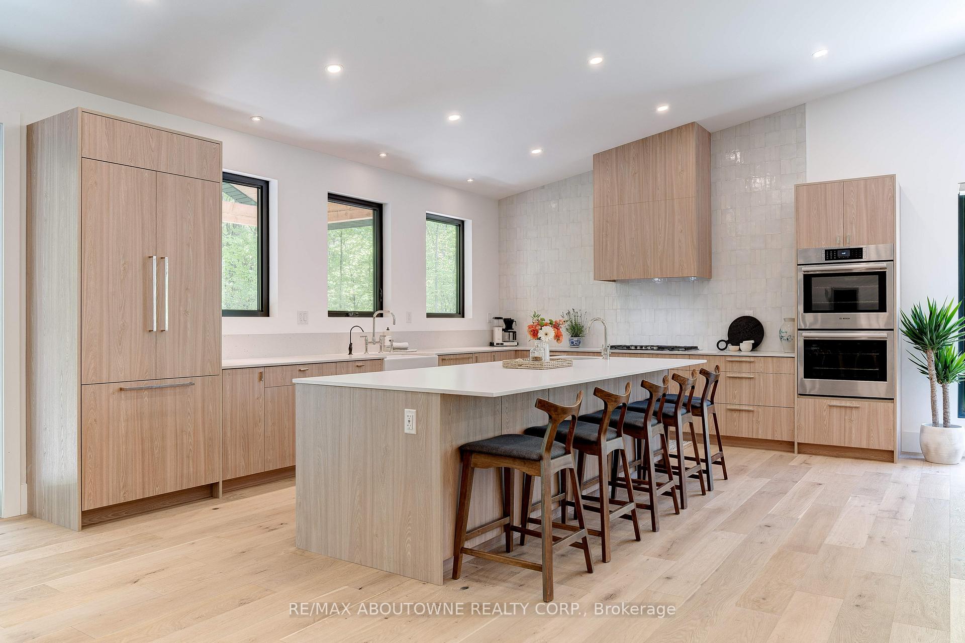 Photo 4 of 295 Allen Road, Grimsby, Grimsby Escarpment — HOMEH