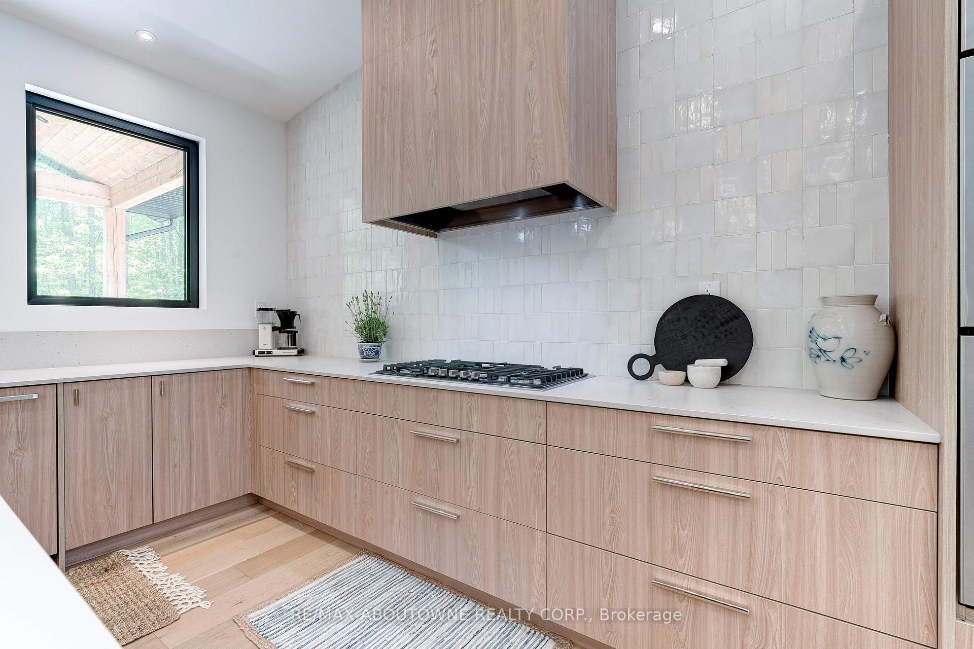 Photo 5 of 295 Allen Road, Grimsby, Grimsby Escarpment — HOMEH