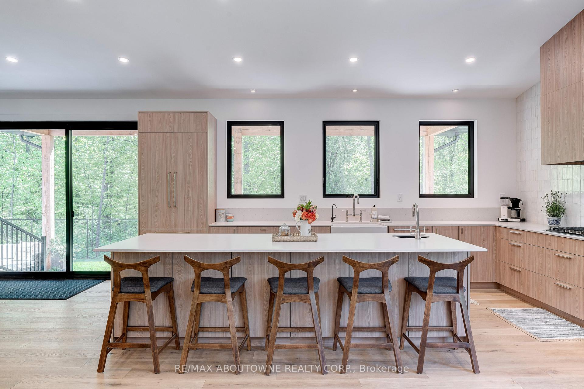 Photo 6 of 295 Allen Road, Grimsby, Grimsby Escarpment — HOMEH