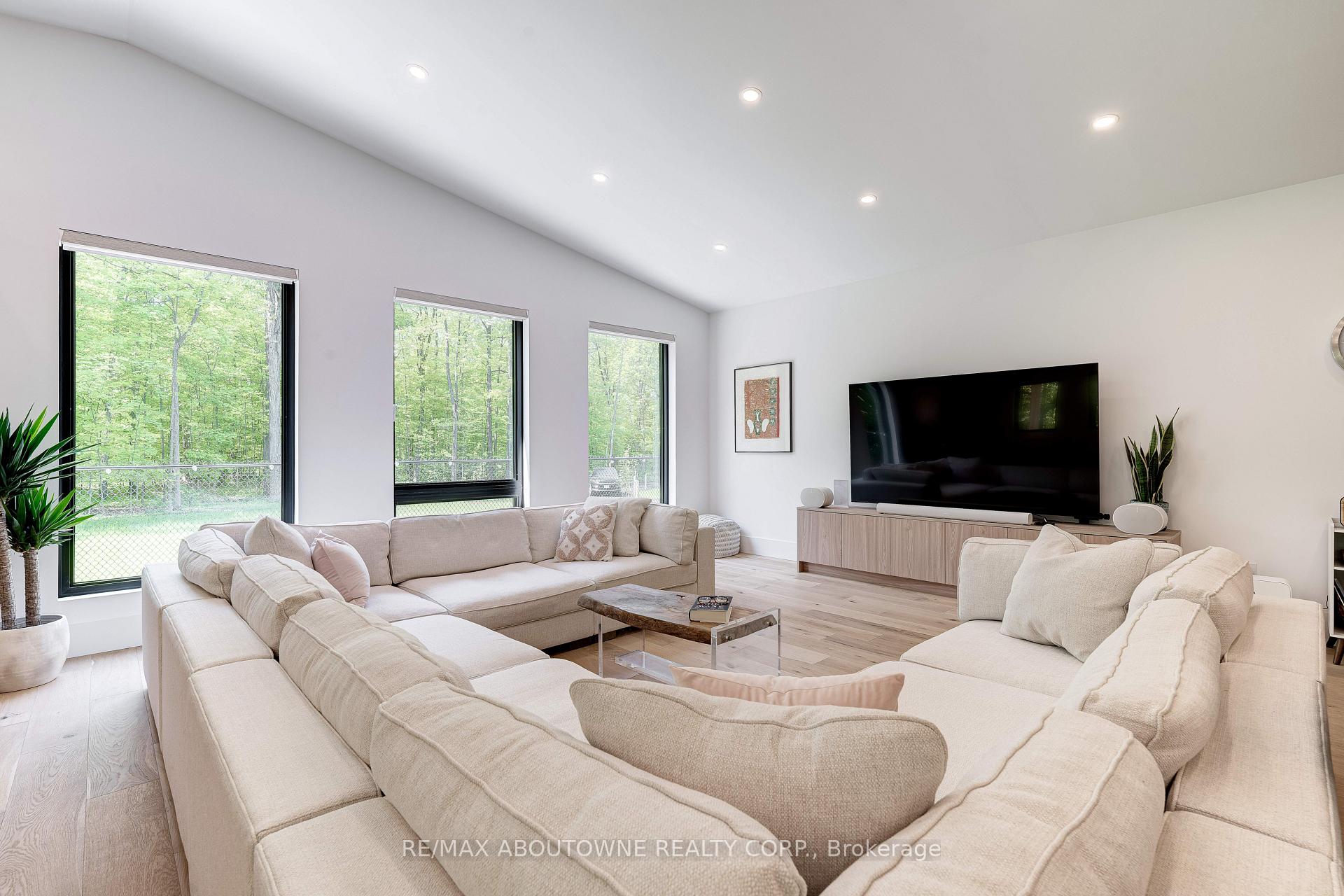 Photo 8 of 295 Allen Road, Grimsby, Grimsby Escarpment — HOMEH