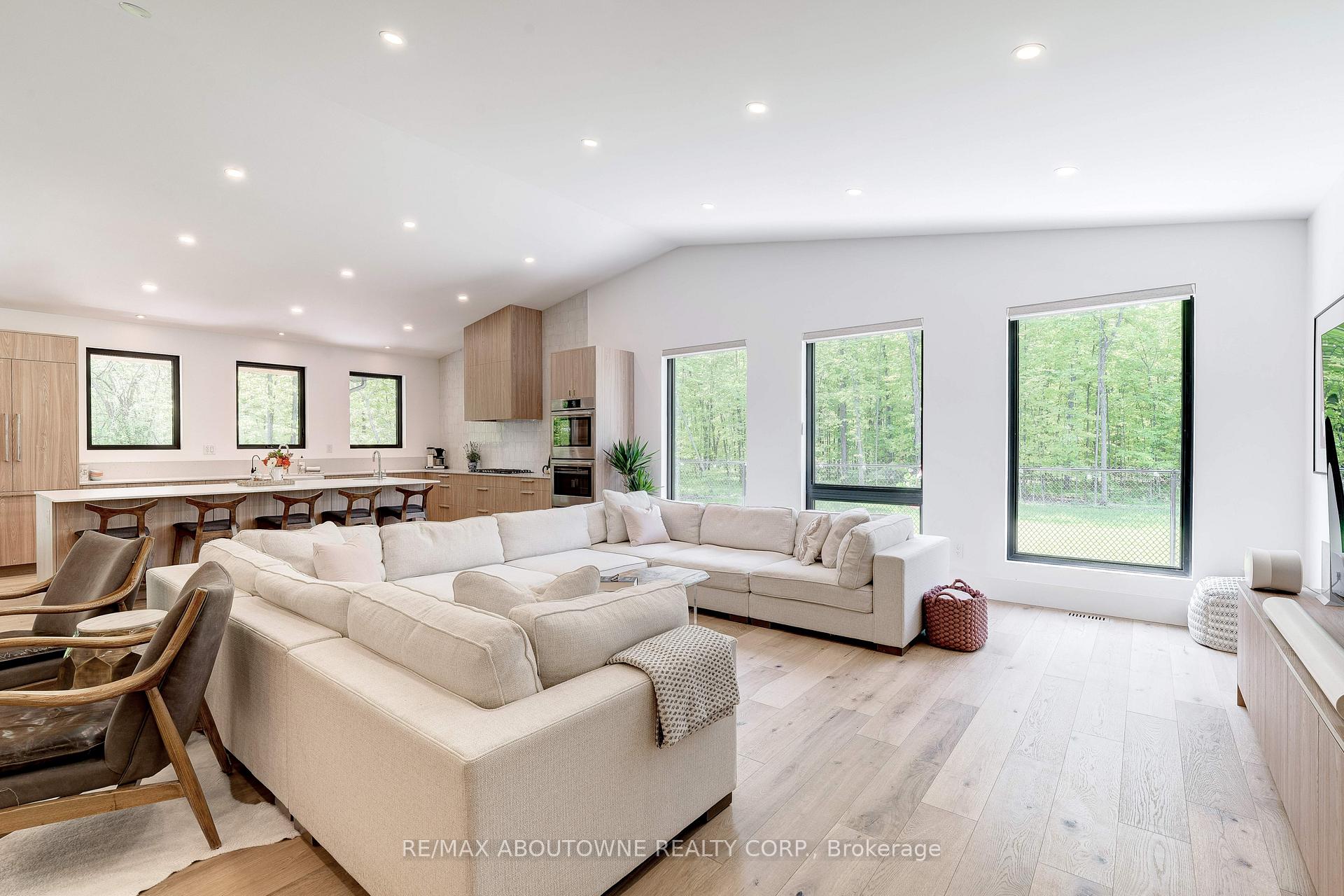 Photo 10 of 295 Allen Road, Grimsby, Grimsby Escarpment — HOMEH