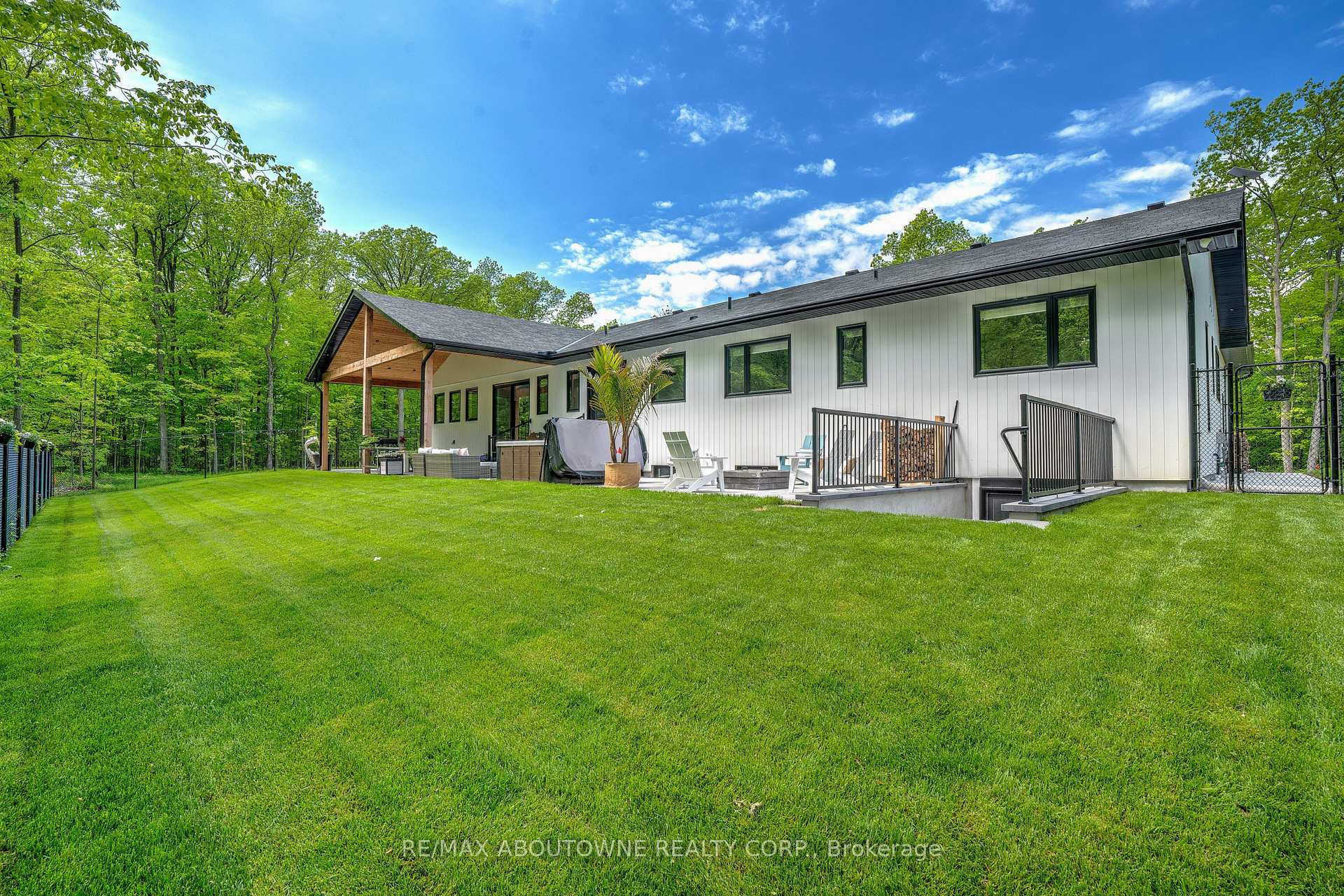 Photo 27 of 295 Allen Road, Grimsby, Grimsby Escarpment — HOMEH