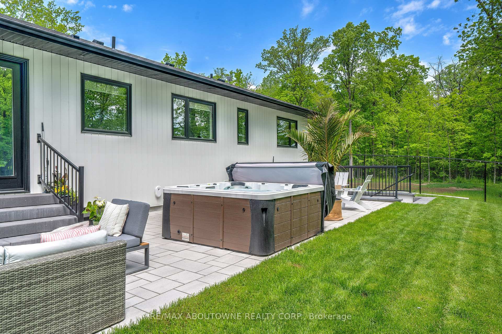 Photo 29 of 295 Allen Road, Grimsby, Grimsby Escarpment — HOMEH