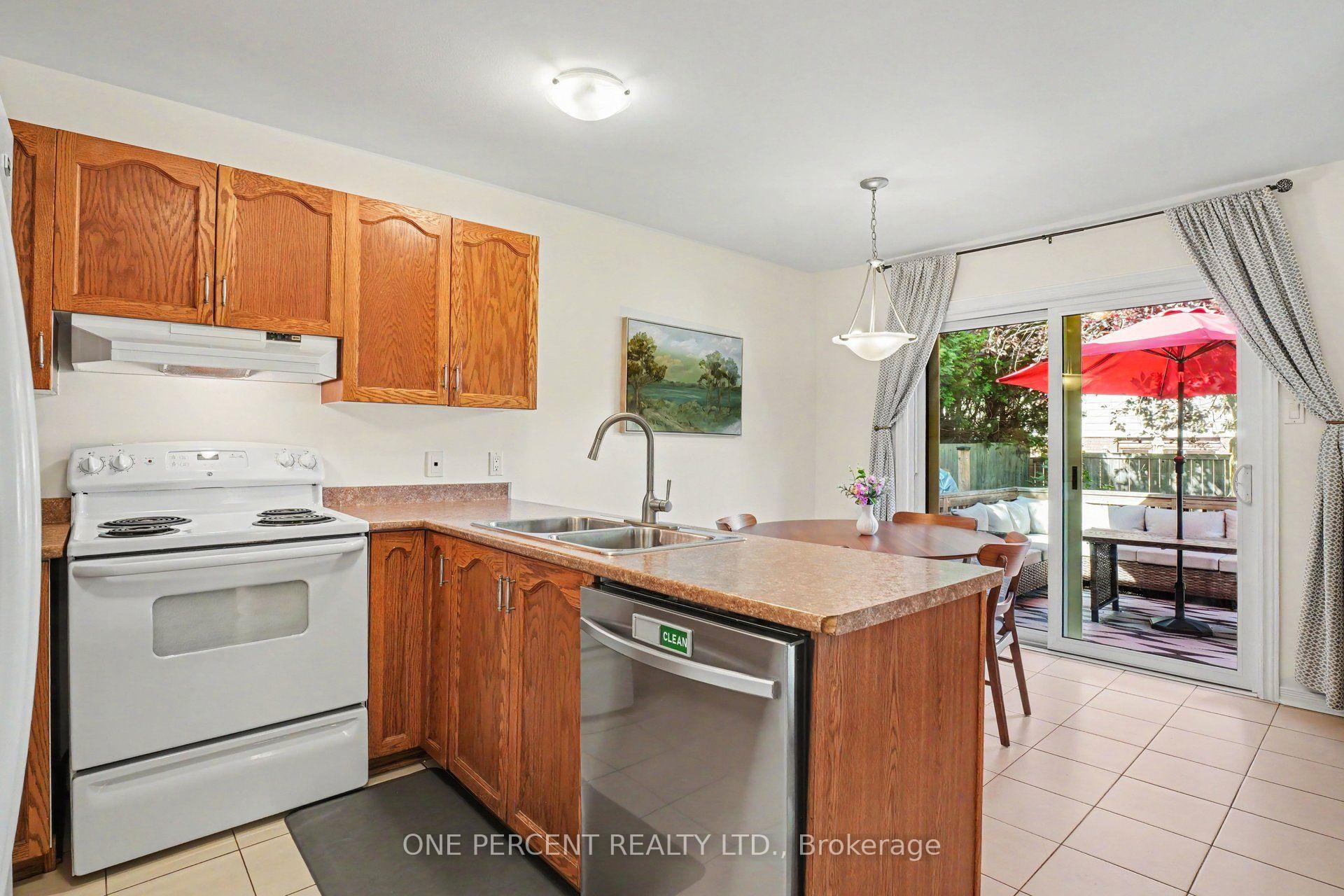 Photo 7 of 161 Beechfern Drive, Ottawa, Stittsville (Central) — HOMEH