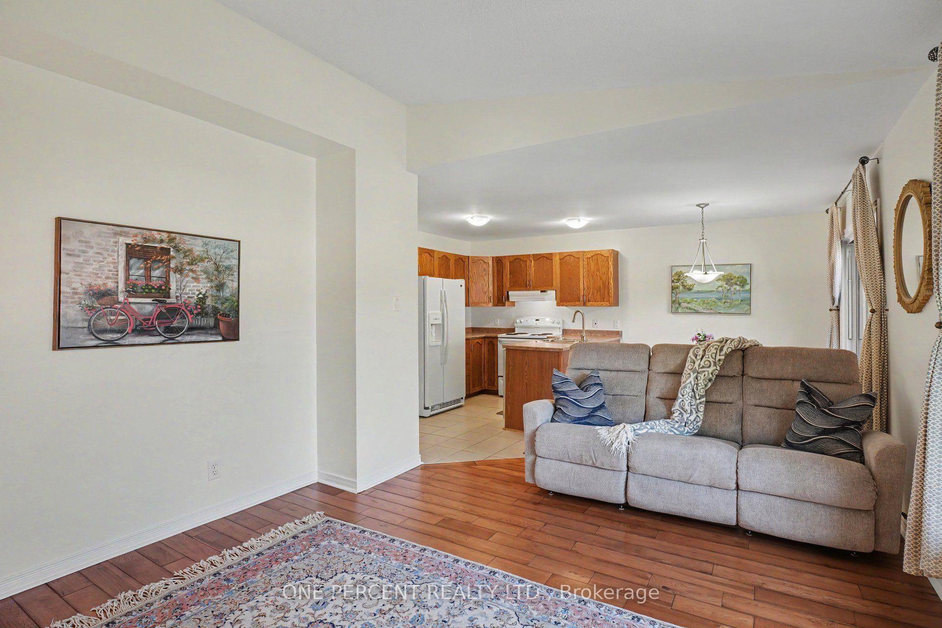 Photo 9 of 161 Beechfern Drive, Ottawa, Stittsville (Central) — HOMEH