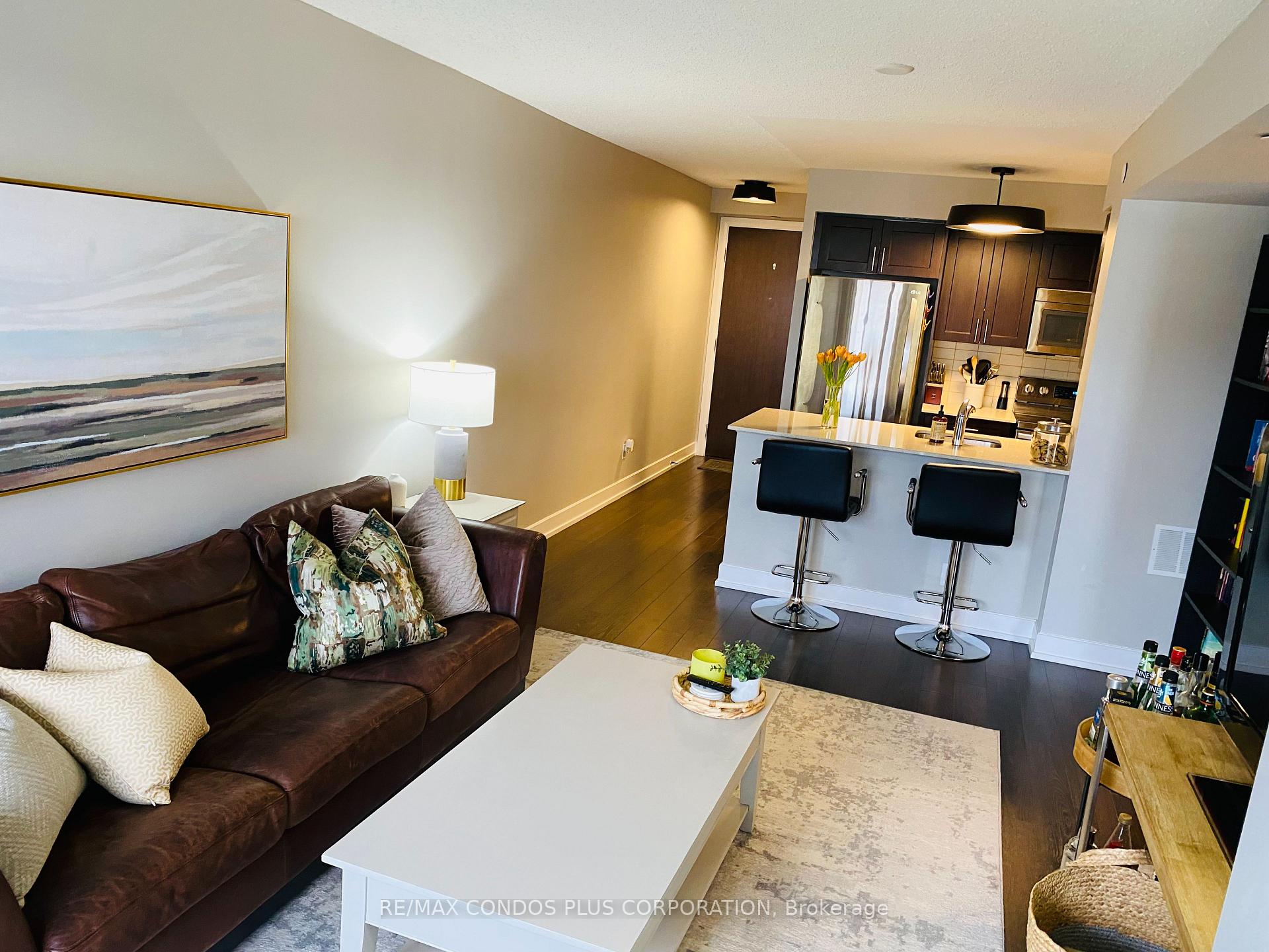 Photo 5 of Unit 927, 2 Eva Road, Etobicoke, Etobicoke West Mall — HOMEH