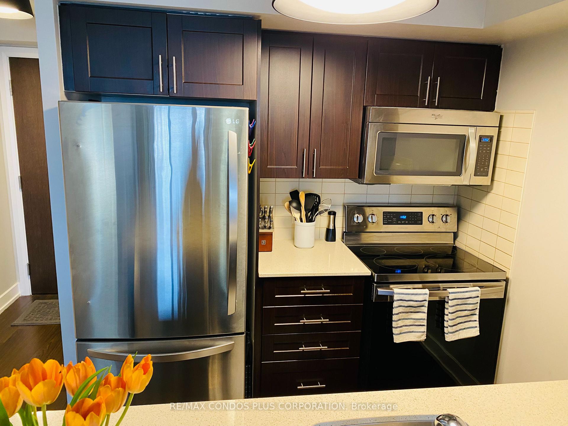 Photo 7 of Unit 927, 2 Eva Road, Etobicoke, Etobicoke West Mall — HOMEH