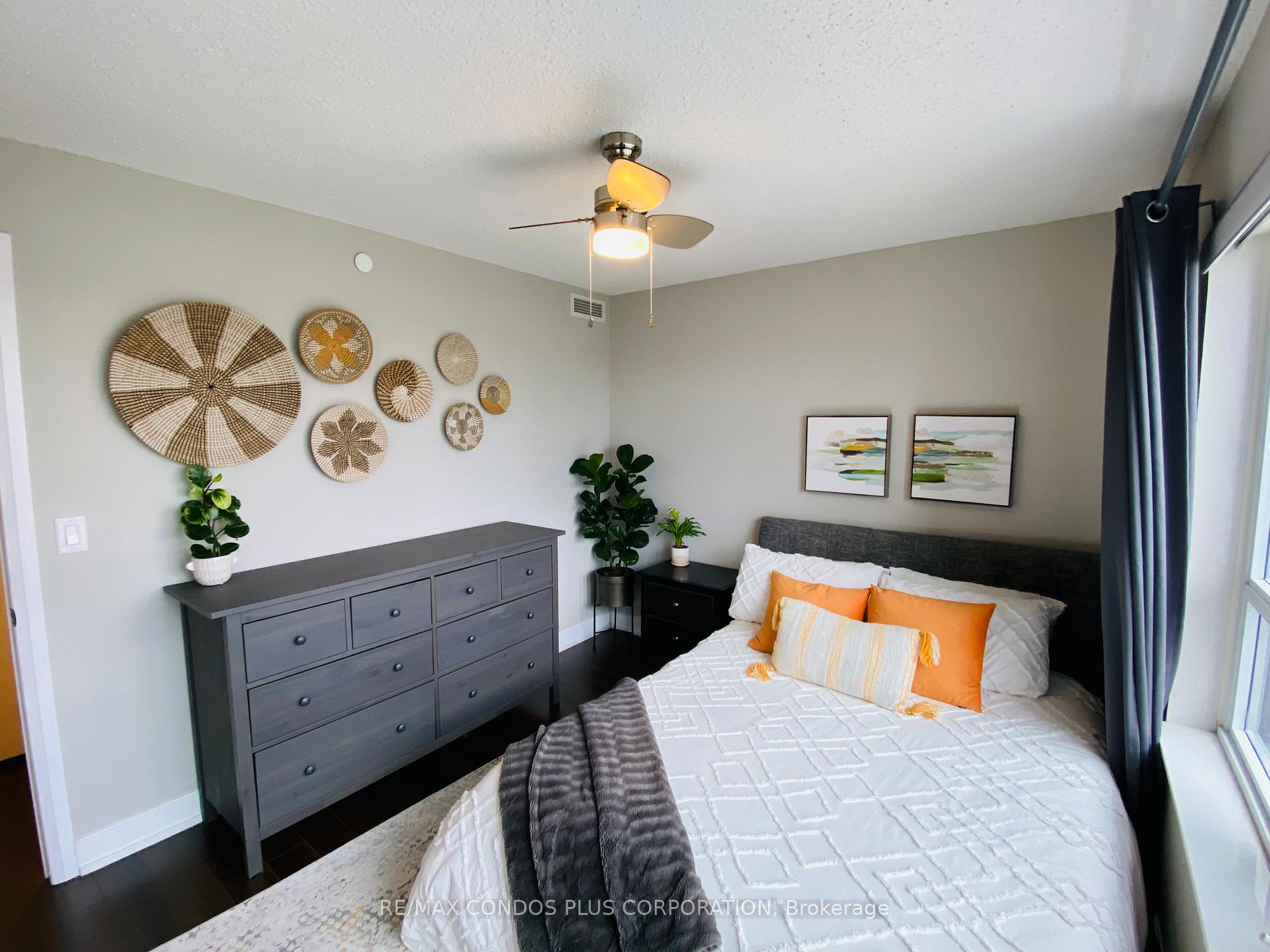 Photo 10 of Unit 927, 2 Eva Road, Etobicoke, Etobicoke West Mall — HOMEH