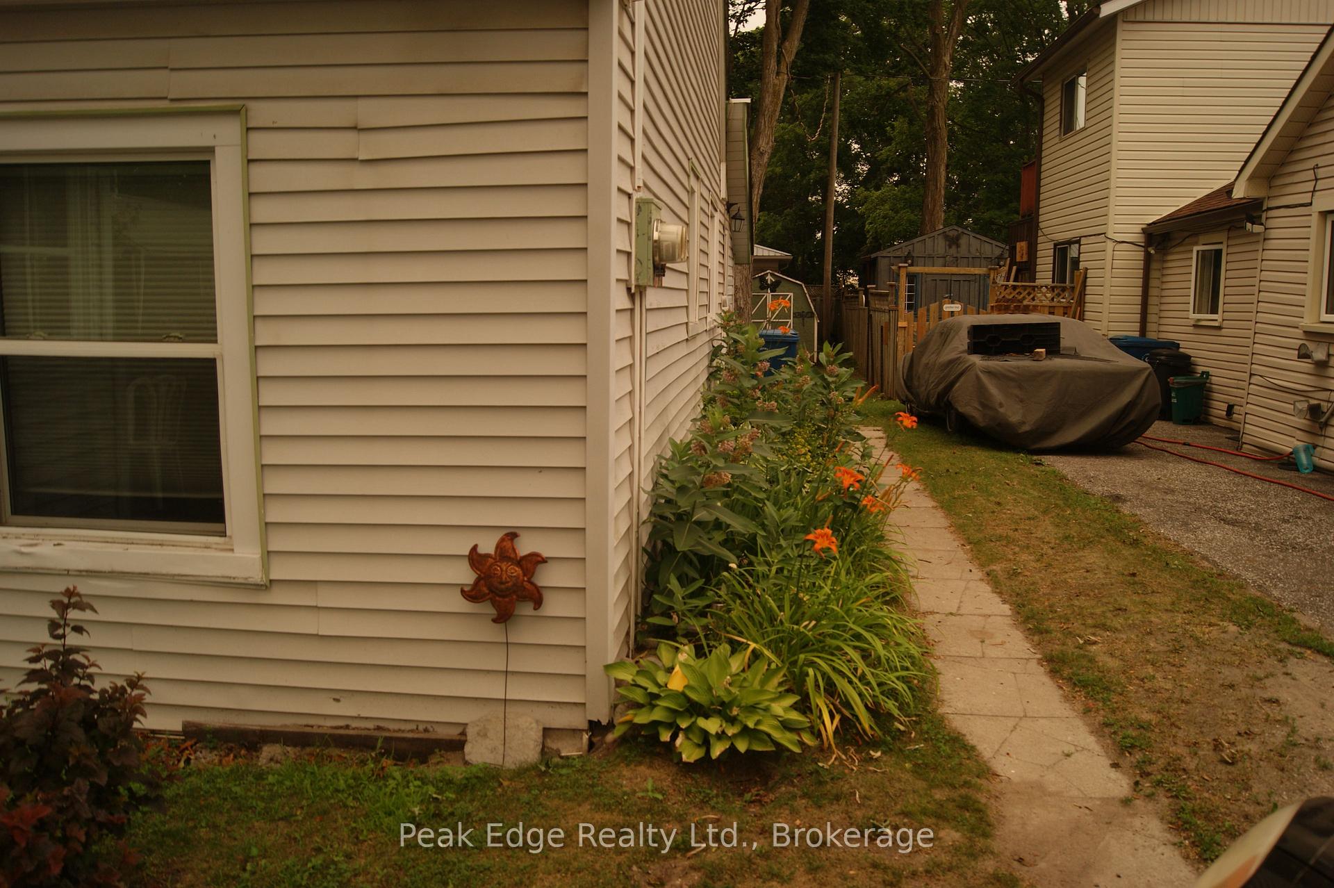 Photo 10 of 338 Colborne Street W, Orillia — HOMEH