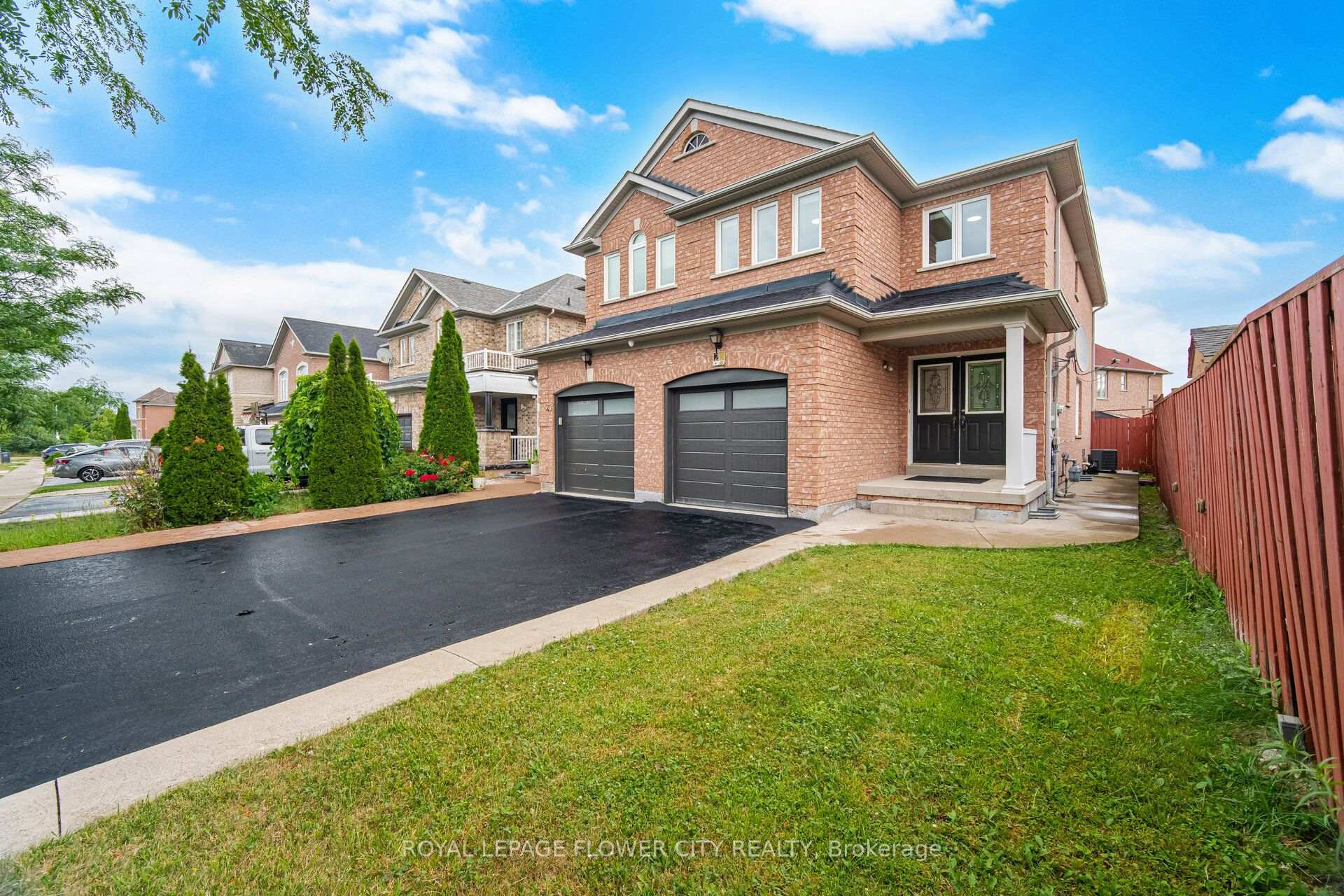 Photo 2 of 25 Skylar Circle, Brampton, Bram East — HOMEH