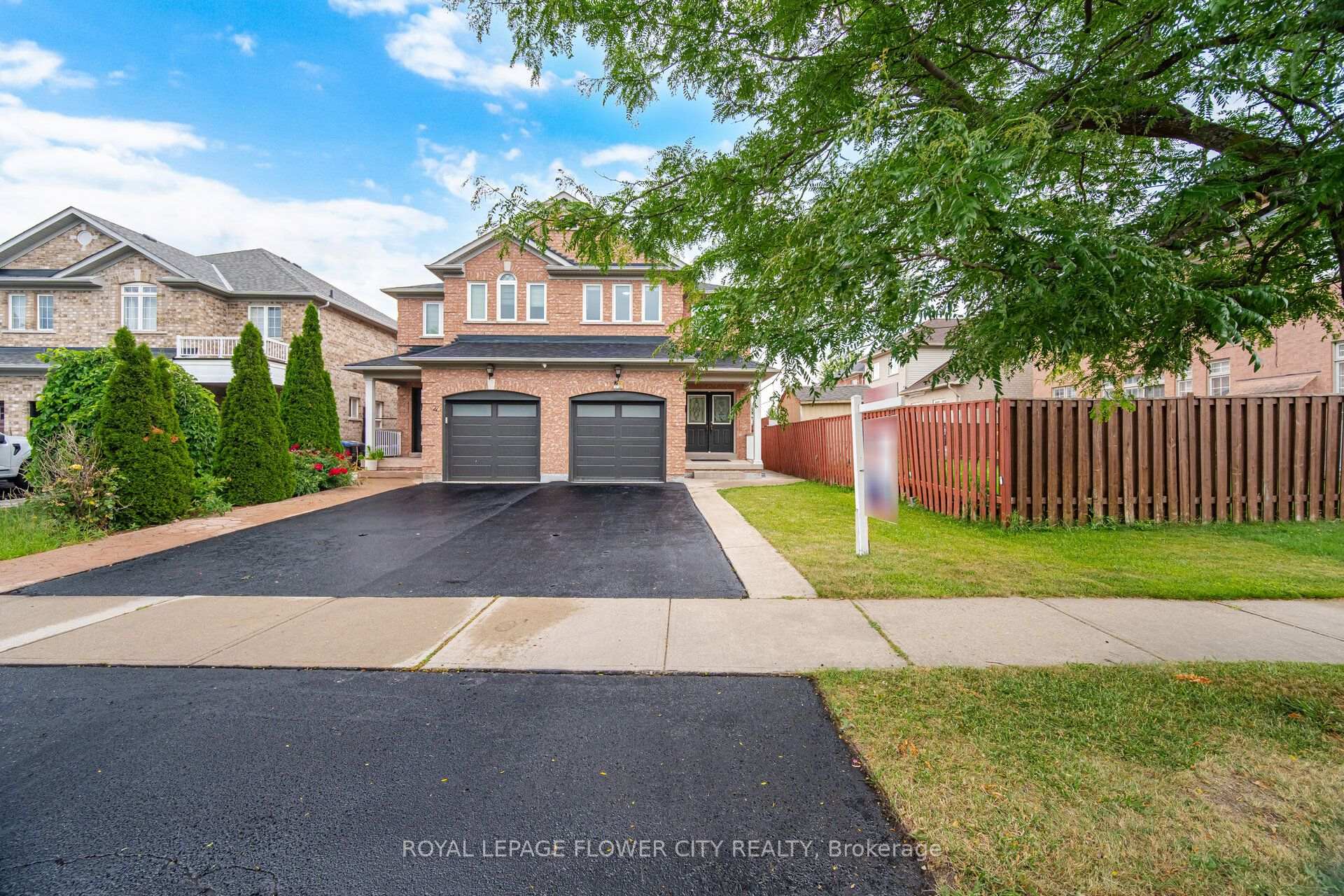 Photo 3 of 25 Skylar Circle, Brampton, Bram East — HOMEH