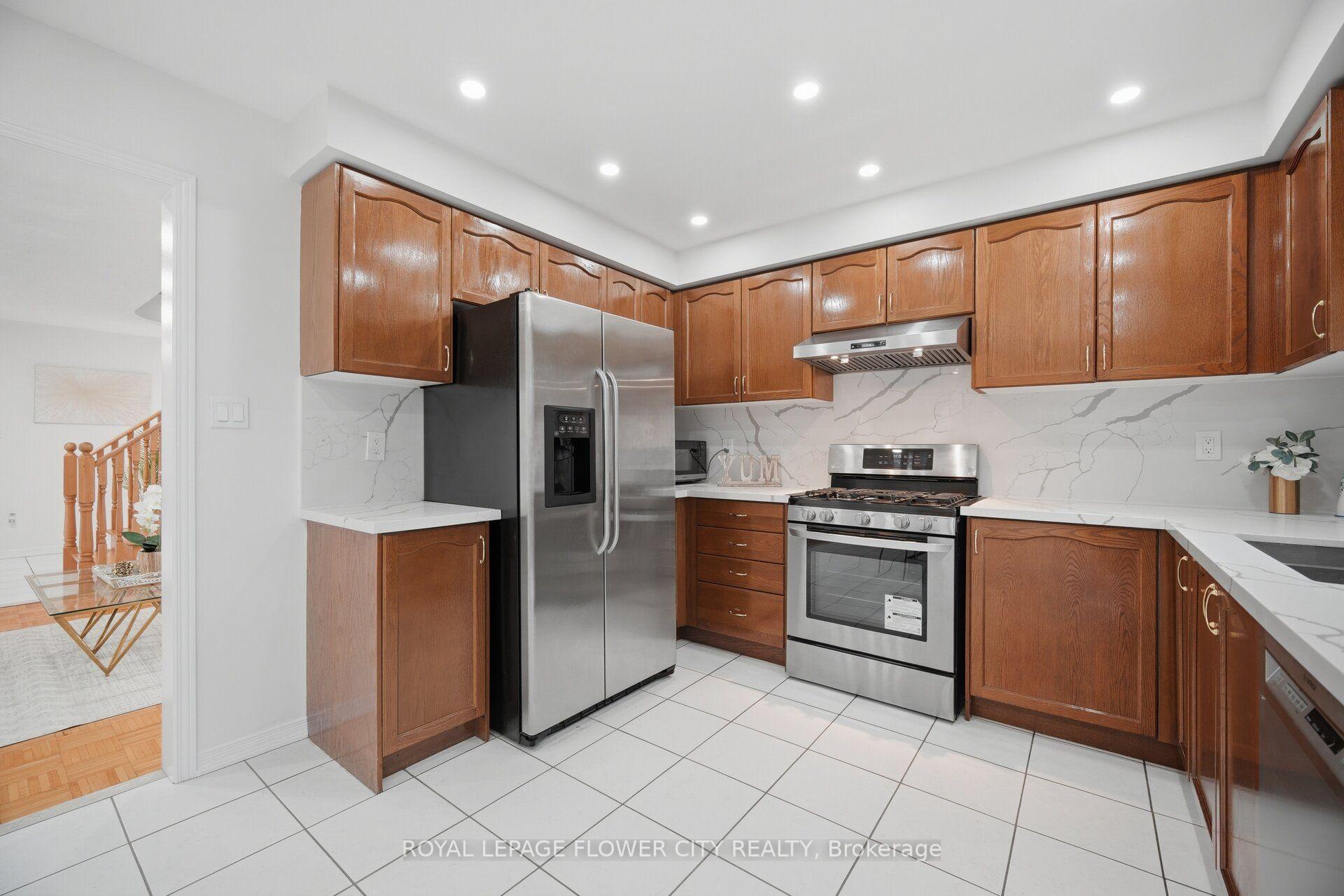 Photo 11 of 25 Skylar Circle, Brampton, Bram East — HOMEH