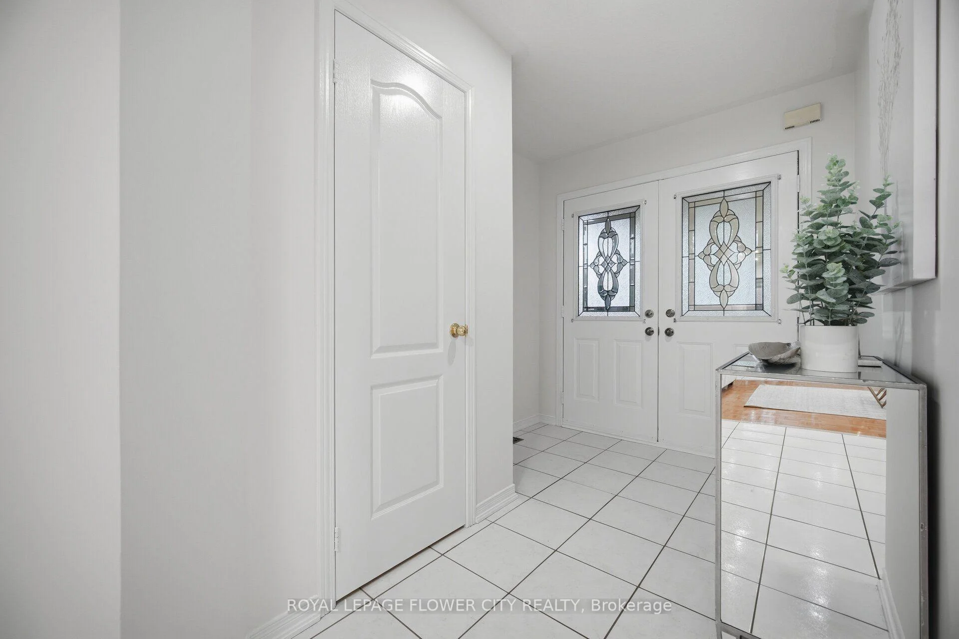 Photo 6 of 25 Skylar Circle, Brampton, Bram East — HOMEH