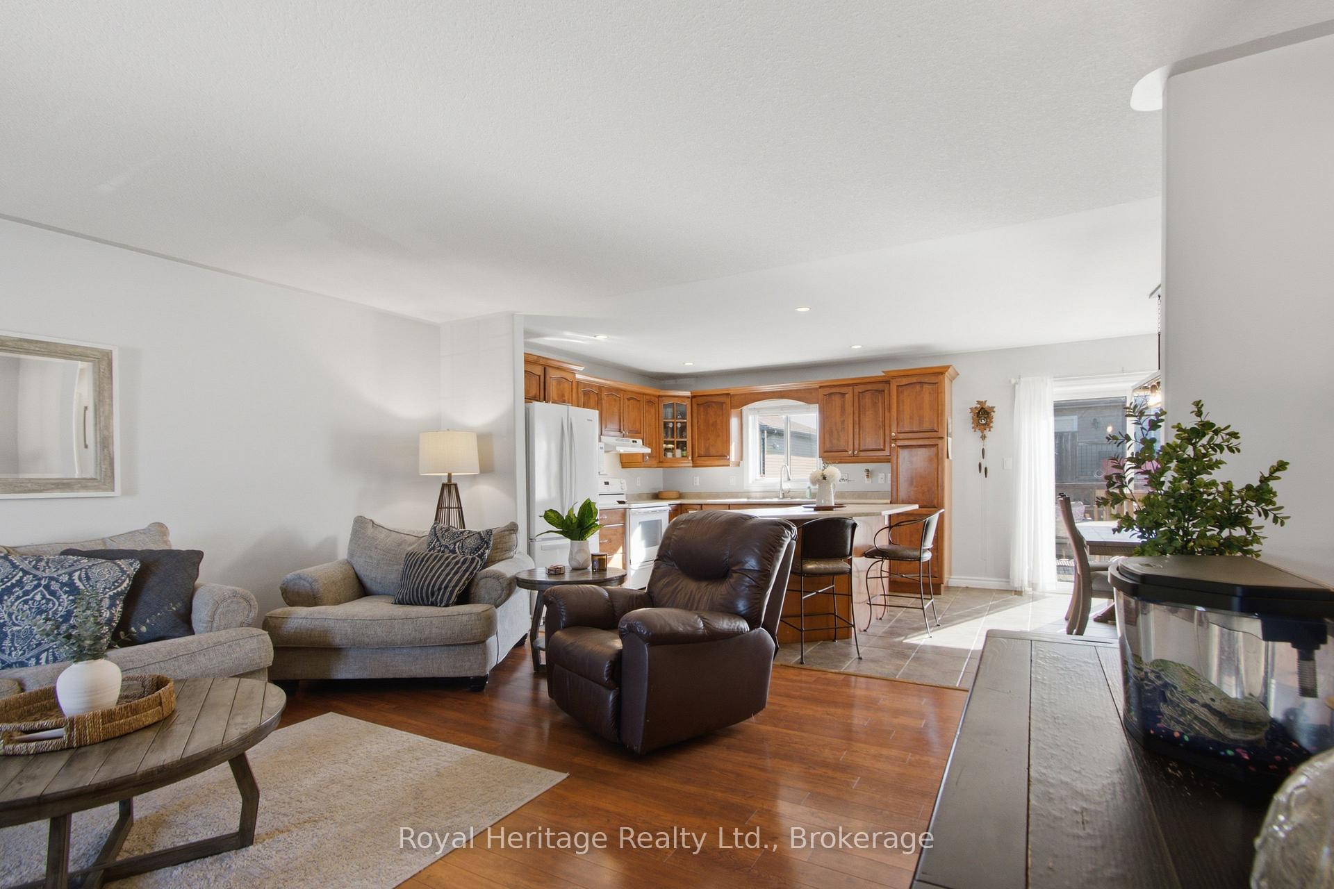 Photo 4 of 29 Forest Valley Drive, Quinte West, Frankford Ward — HOMEH