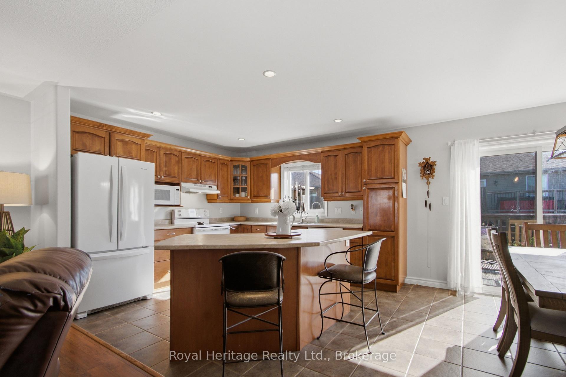 Photo 6 of 29 Forest Valley Drive, Quinte West, Frankford Ward — HOMEH