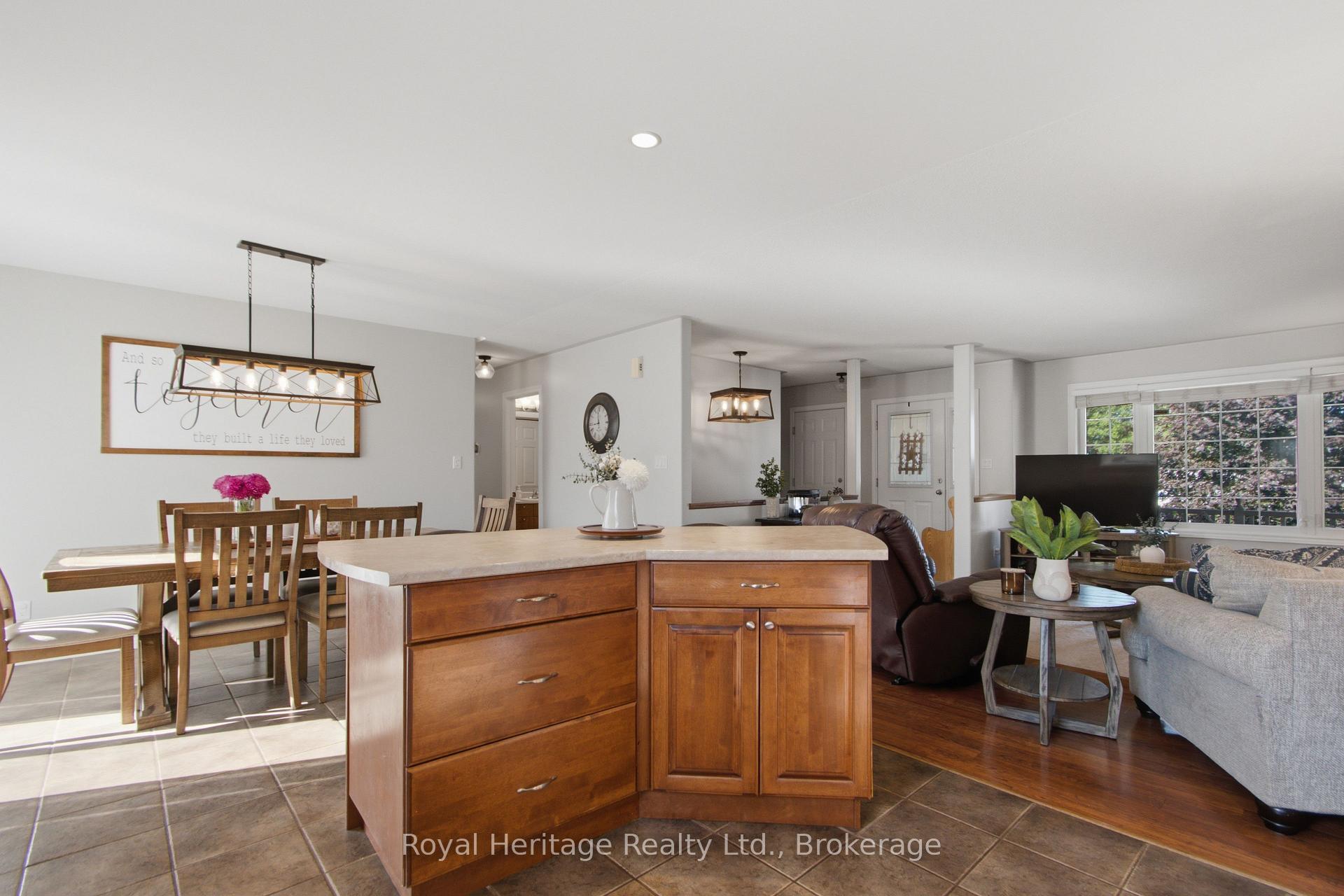 Photo 9 of 29 Forest Valley Drive, Quinte West, Frankford Ward — HOMEH