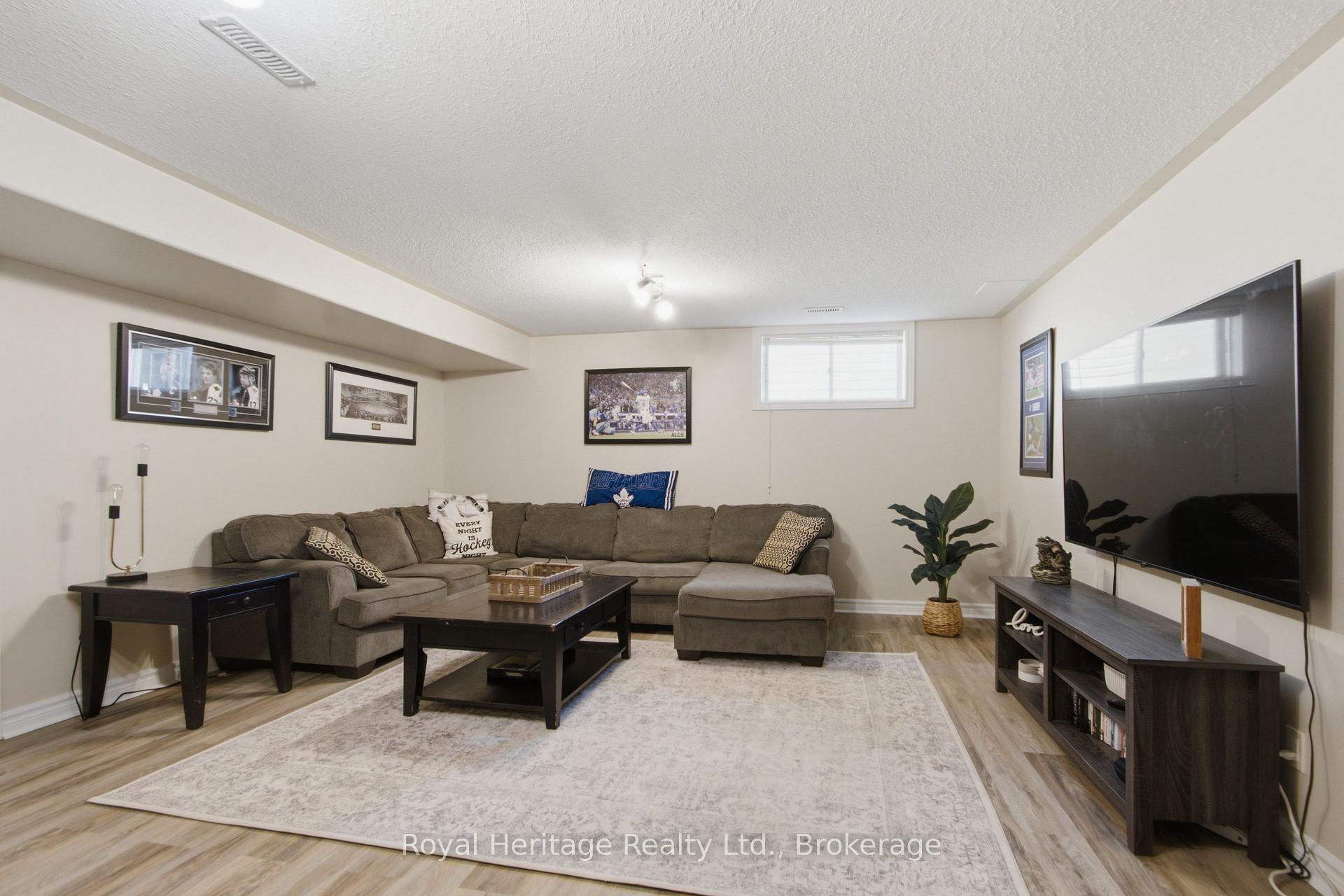 Photo 19 of 29 Forest Valley Drive, Quinte West, Frankford Ward — HOMEH