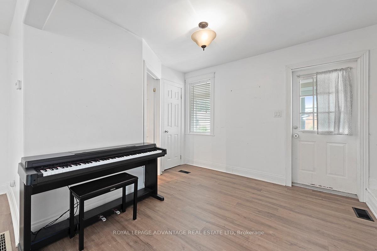 Photo 15 of 86 Beckwith Street E, Perth, Perth — HOMEH