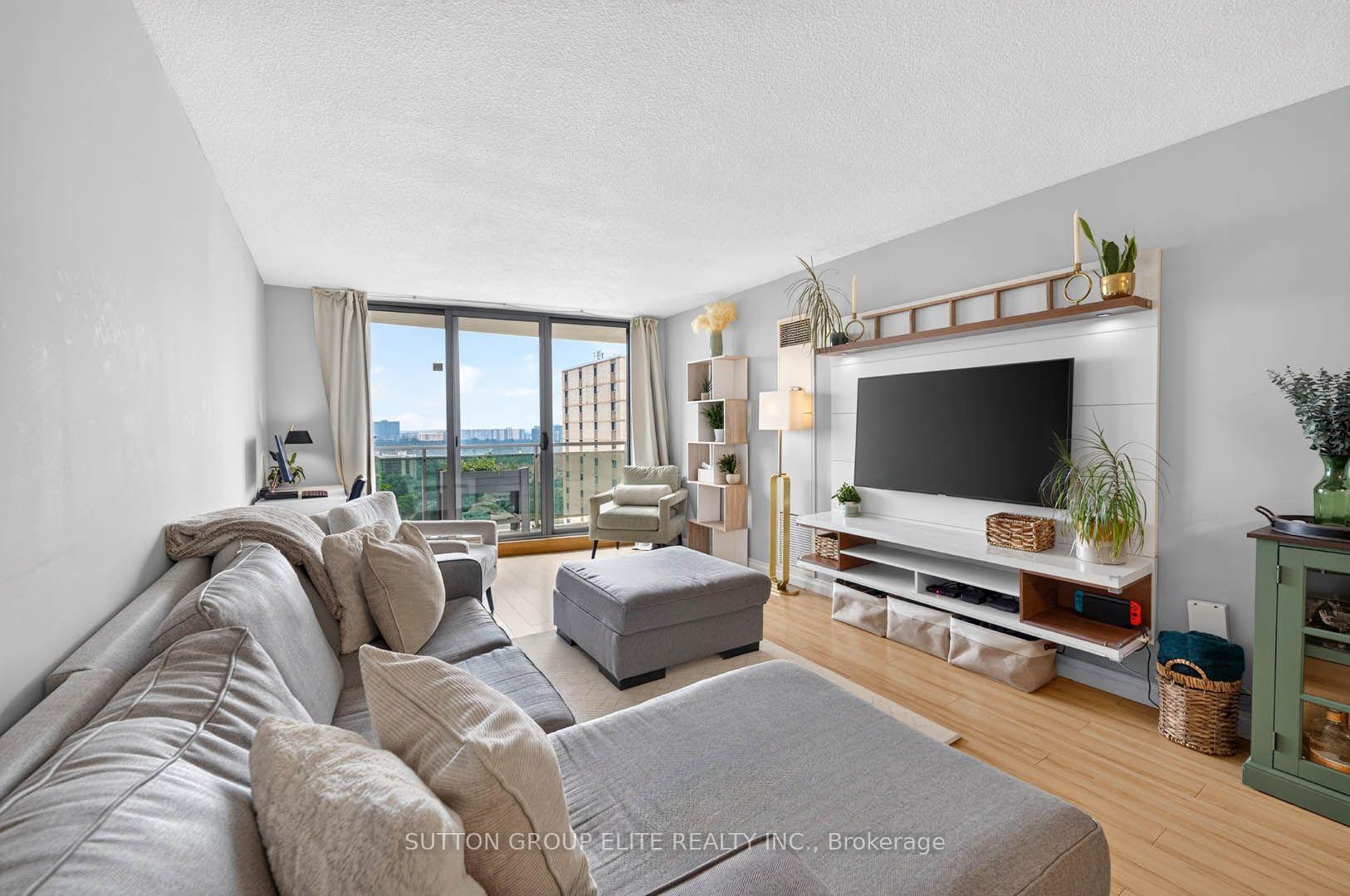 Photo 1 of Unit 2010, 820 Burnhamthorpe Road, Etobicoke, Markland Wood — HOMEH