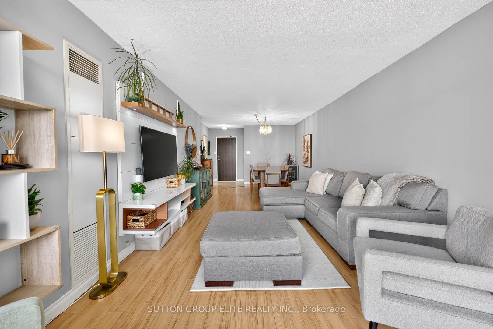 Photo 9 of Unit 2010, 820 Burnhamthorpe Road, Etobicoke, Markland Wood — HOMEH