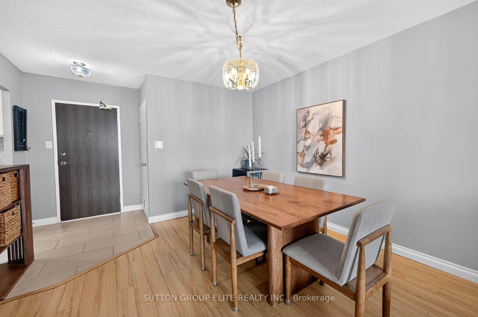 Photo 10 of Unit 2010, 820 Burnhamthorpe Road, Etobicoke, Markland Wood — HOMEH