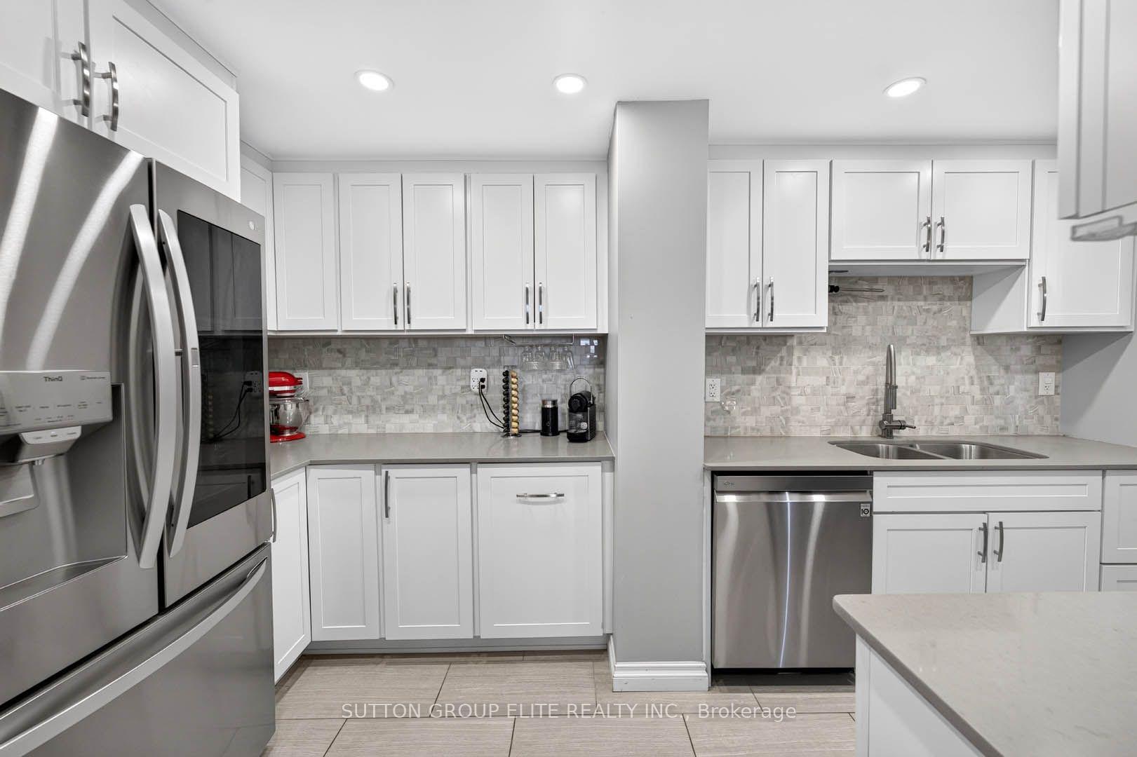 Photo 14 of Unit 2010, 820 Burnhamthorpe Road, Etobicoke, Markland Wood — HOMEH