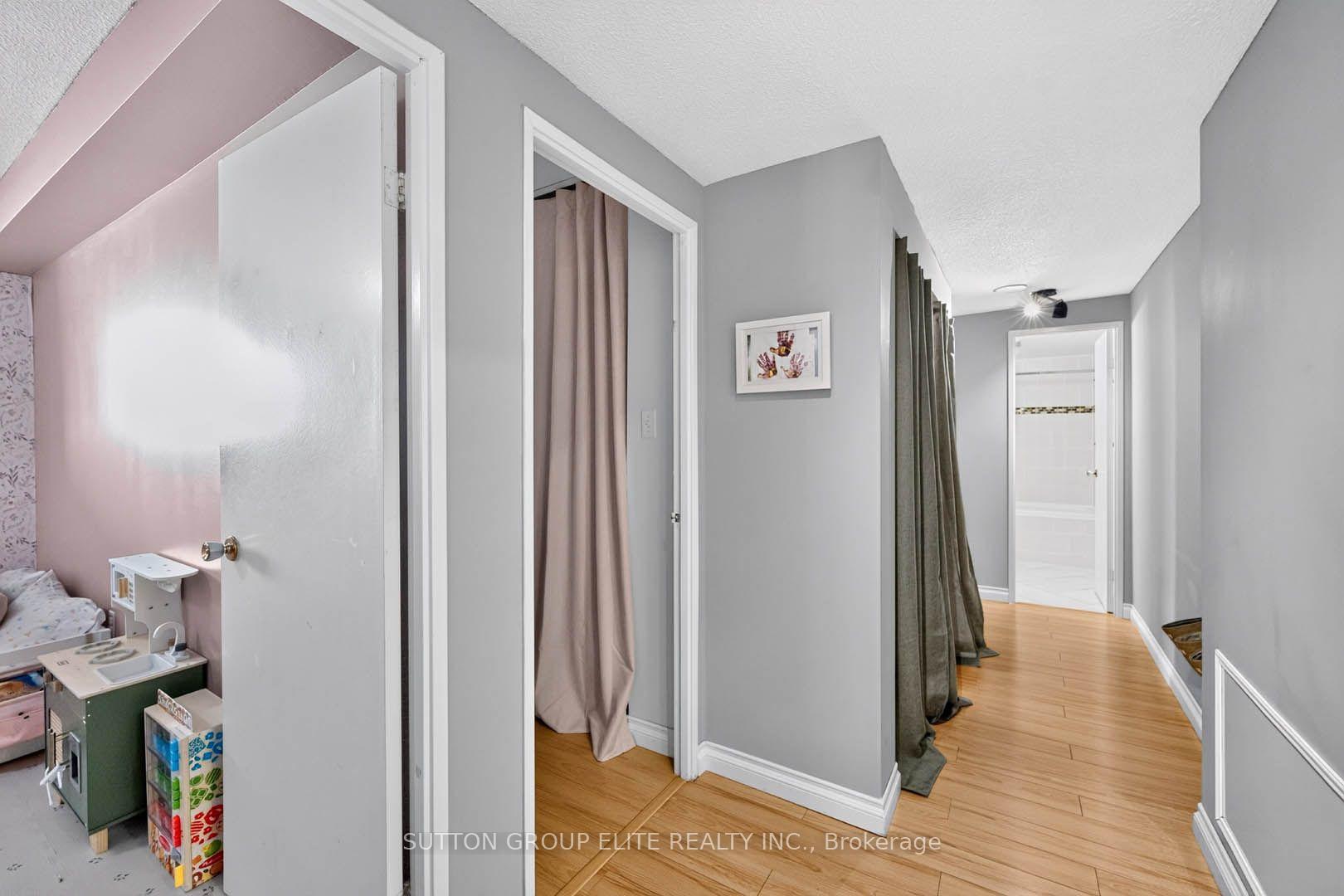 Photo 16 of Unit 2010, 820 Burnhamthorpe Road, Etobicoke, Markland Wood — HOMEH