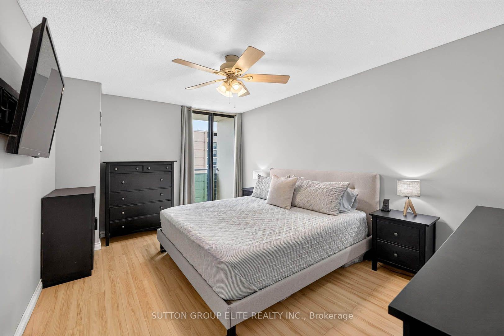 Photo 17 of Unit 2010, 820 Burnhamthorpe Road, Etobicoke, Markland Wood — HOMEH