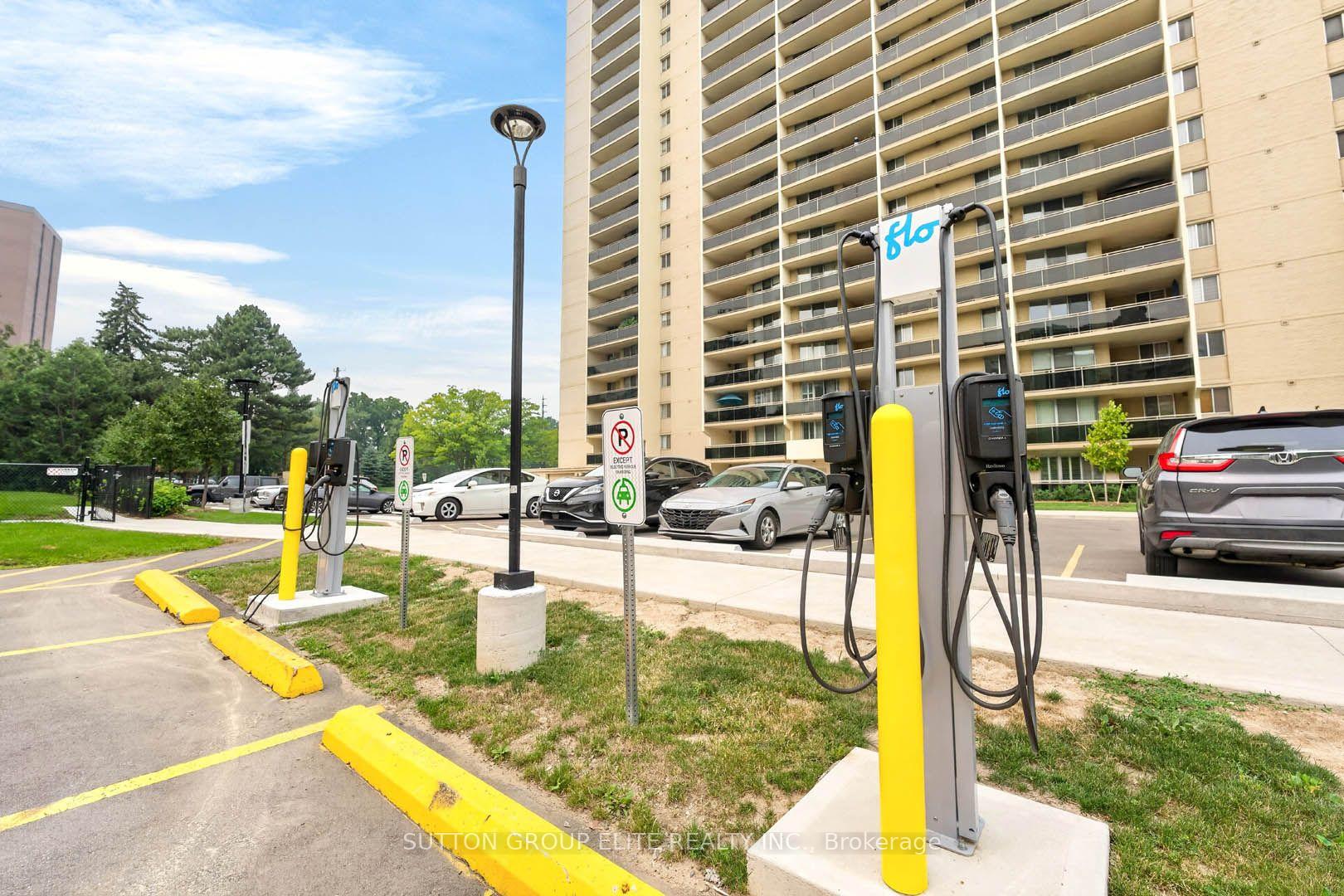 Photo 46 of Unit 2010, 820 Burnhamthorpe Road, Etobicoke, Markland Wood — HOMEH