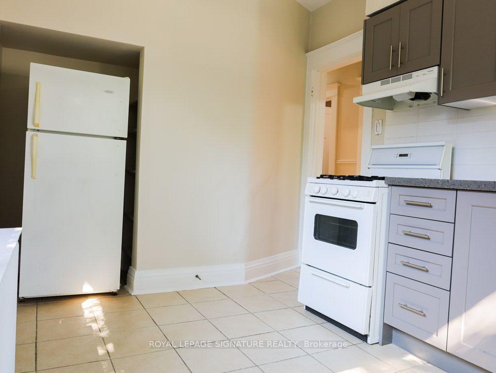 Photo 4 of Unit All Inclusive Upper, 111 Northcliffe Boulevard, Toronto, Oakwood Village — HOMEH
