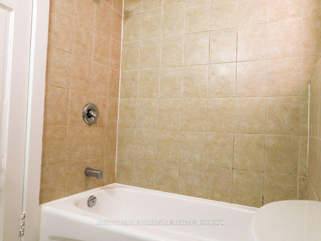Photo 8 of Unit All Inclusive Upper, 111 Northcliffe Boulevard, Toronto, Oakwood Village — HOMEH