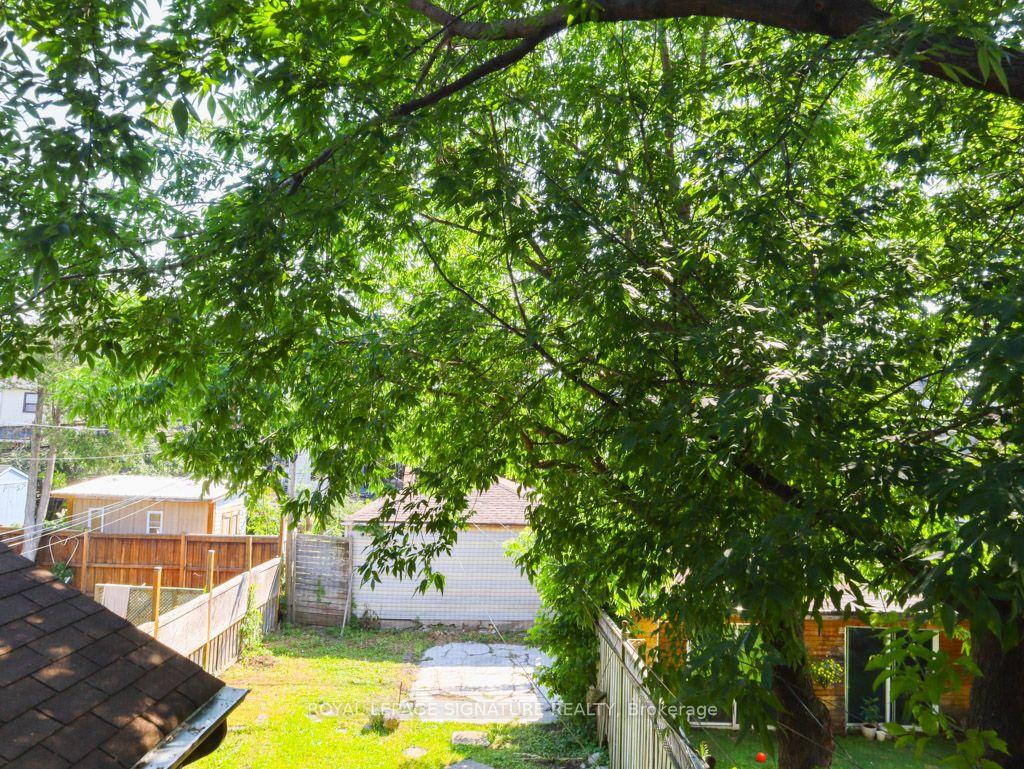 Photo 14 of Unit All Inclusive Upper, 111 Northcliffe Boulevard, Toronto, Oakwood Village — HOMEH