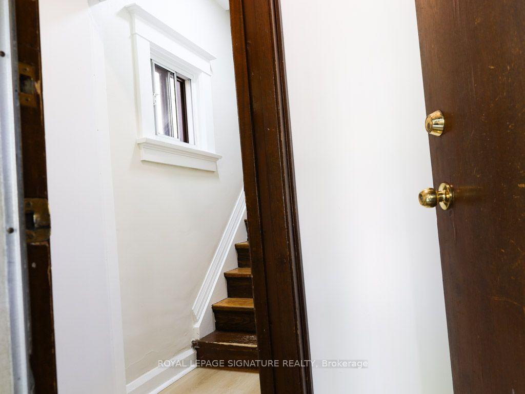 Photo 18 of Unit All Inclusive Upper, 111 Northcliffe Boulevard, Toronto, Oakwood Village — HOMEH