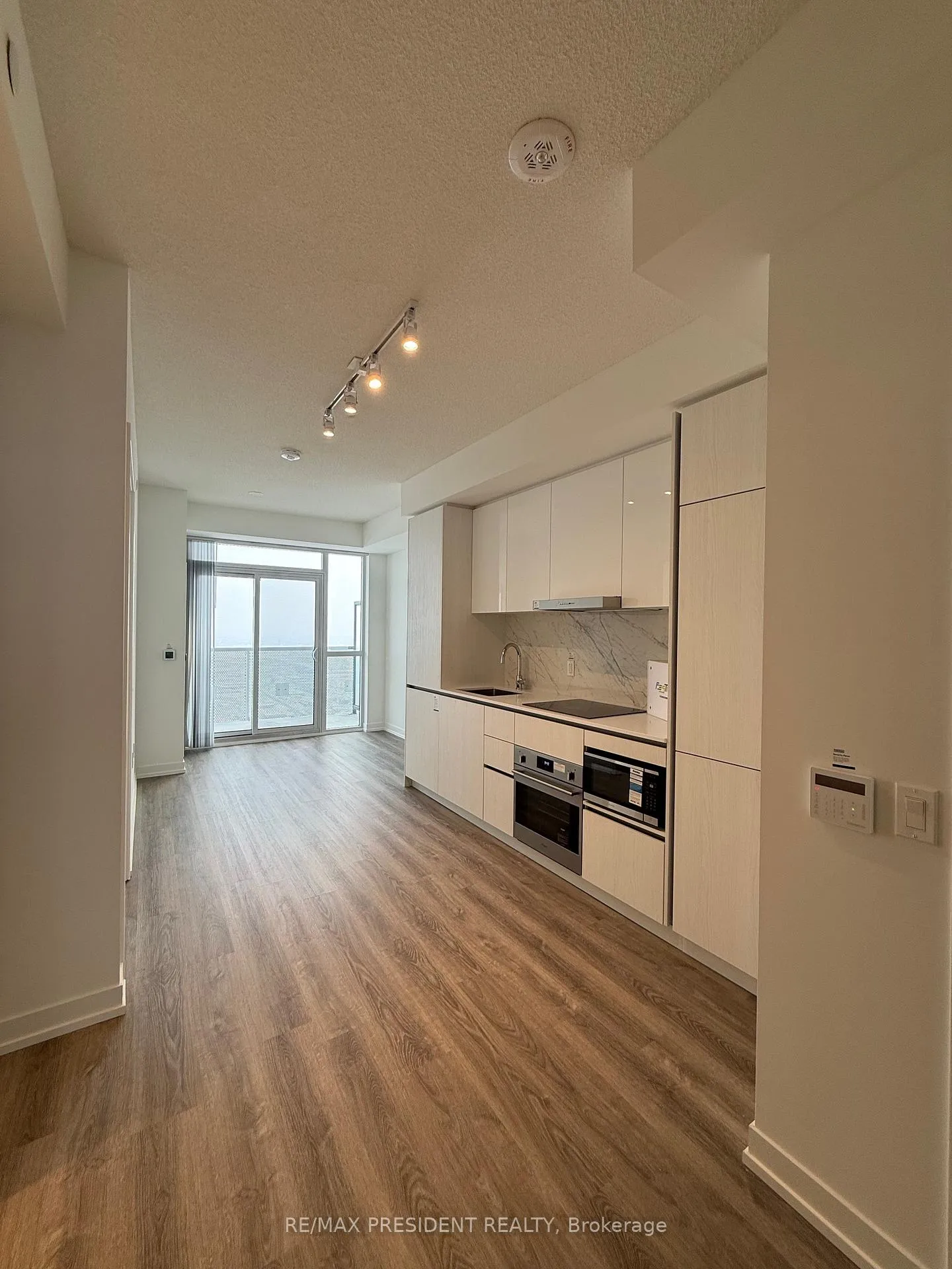 Photo 3 of Unit 5108, 8 Interchange Way, Vaughan, Vaughan Corporate Centre — HOMEH